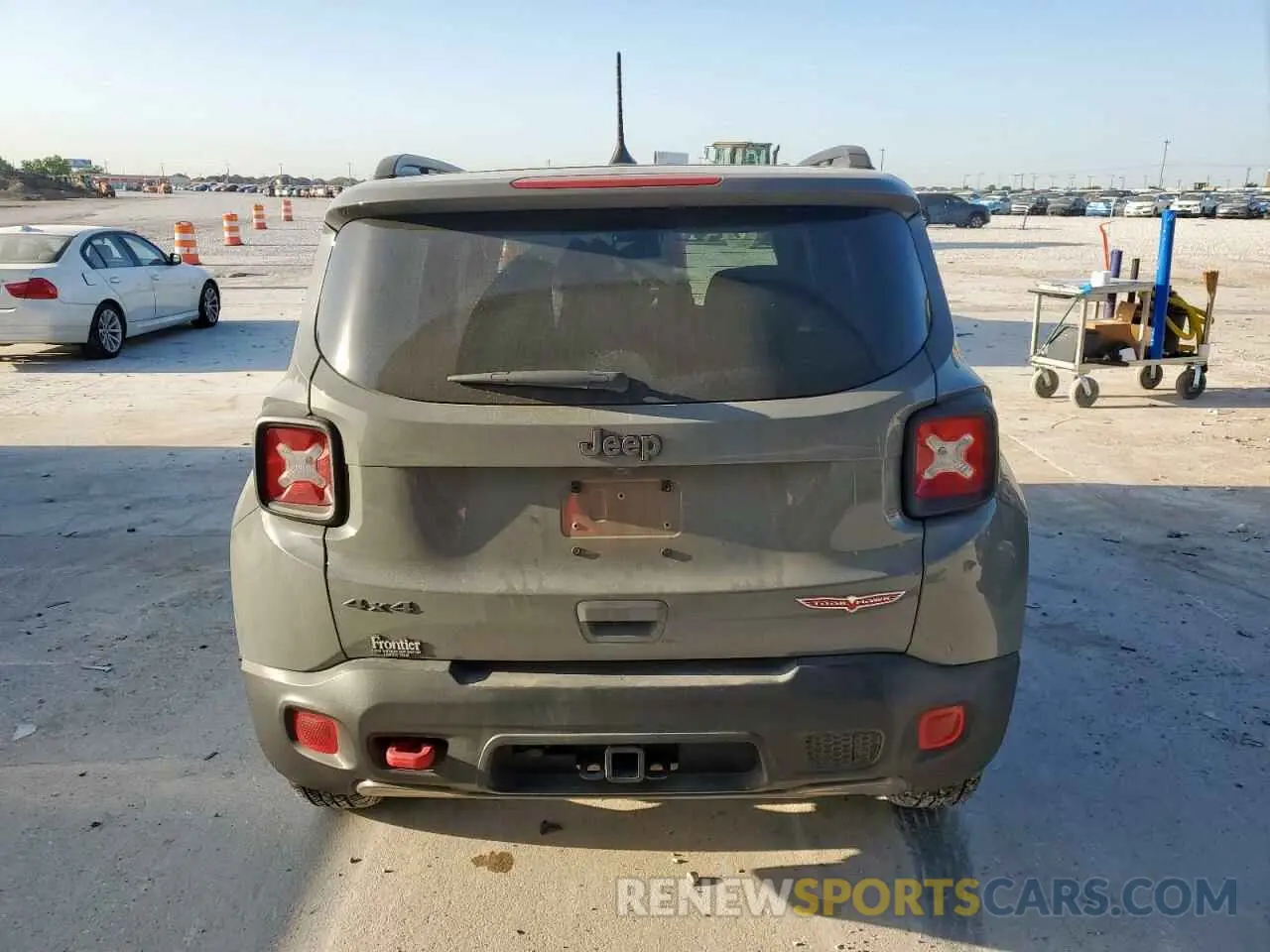6 fotografías del automóvil dañado ZACNJDC19NPN63173 JEEP RENEGADE 2022