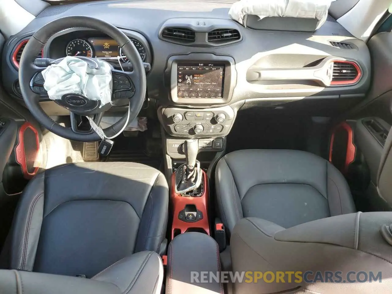 8 fotografías del automóvil dañado ZACNJDC19NPN67837 JEEP RENEGADE 2022