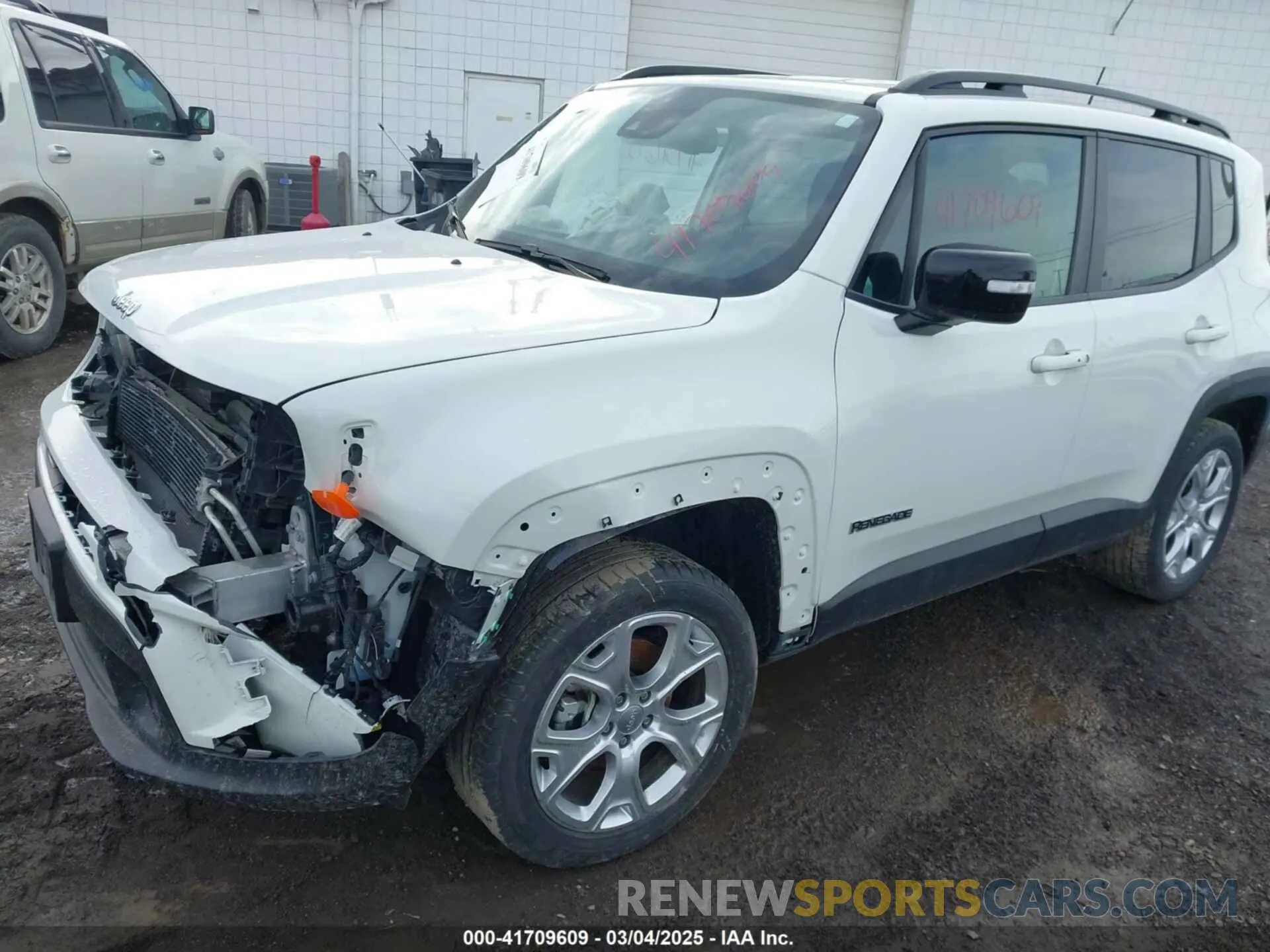 2 fotografías del automóvil dañado ZACNJDD11NPN99535 JEEP RENEGADE 2022