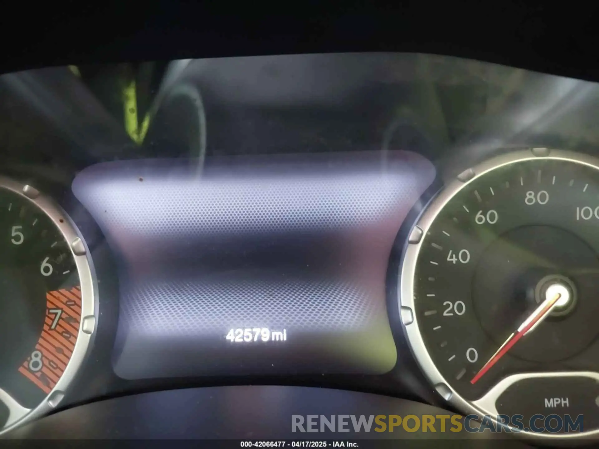 15 fotografías del automóvil dañado ZACNJDE18NPN80964 JEEP RENEGADE 2022