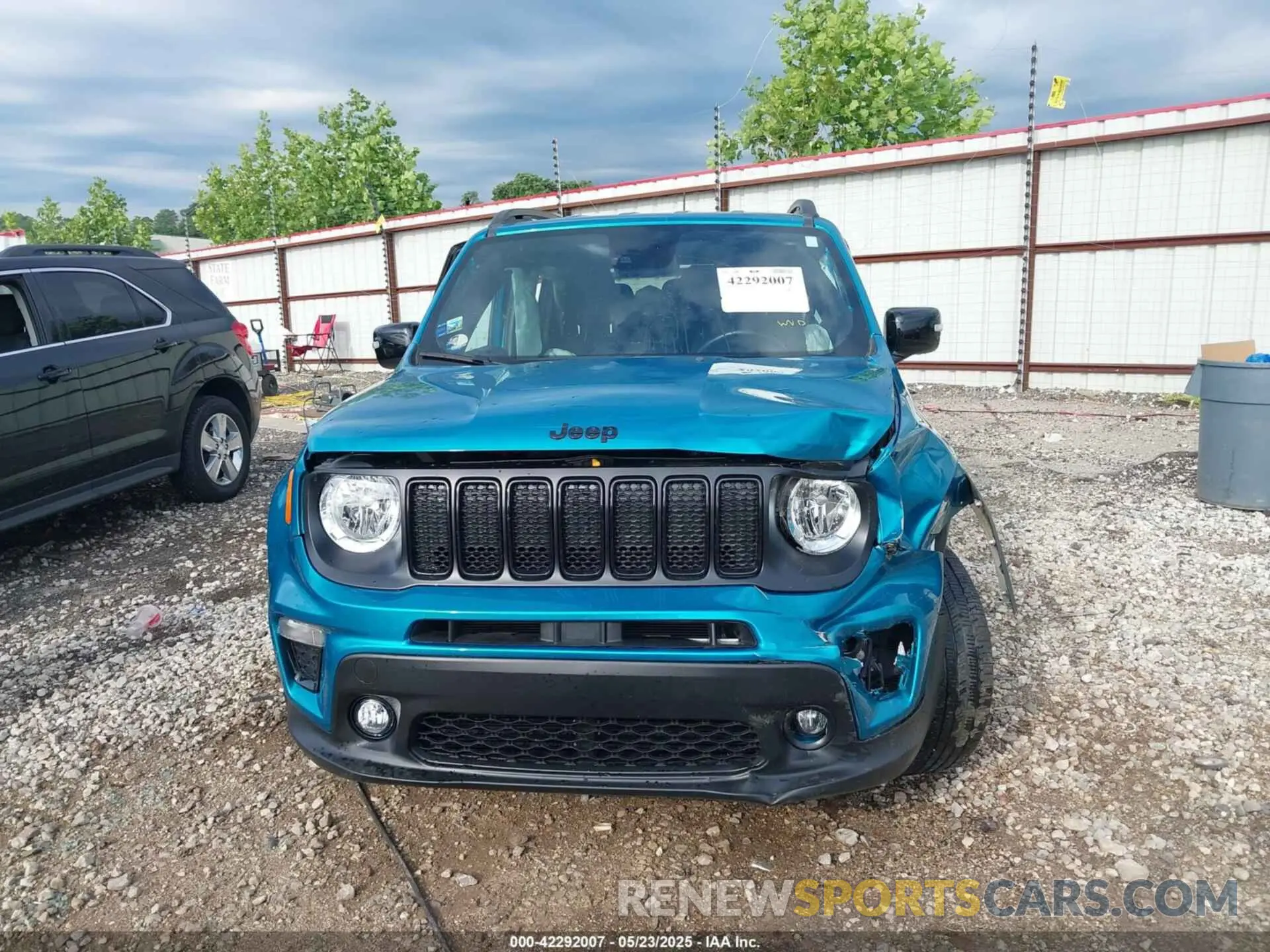 12 fotografías del automóvil dañado ZACNJDE1XNPN68198 JEEP RENEGADE 2022