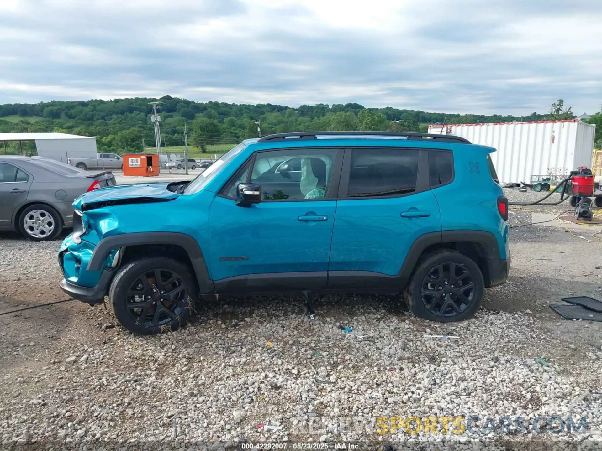 14 fotografías del automóvil dañado ZACNJDE1XNPN68198 JEEP RENEGADE 2022