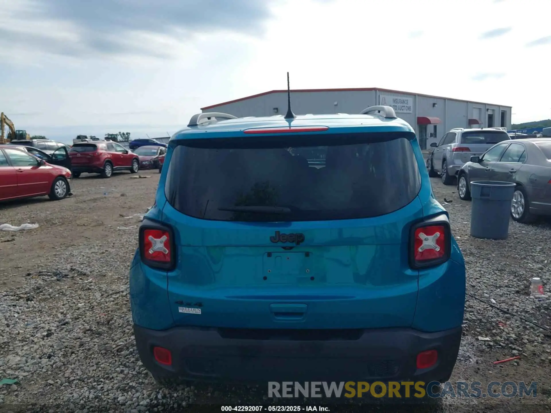 16 fotografías del automóvil dañado ZACNJDE1XNPN68198 JEEP RENEGADE 2022