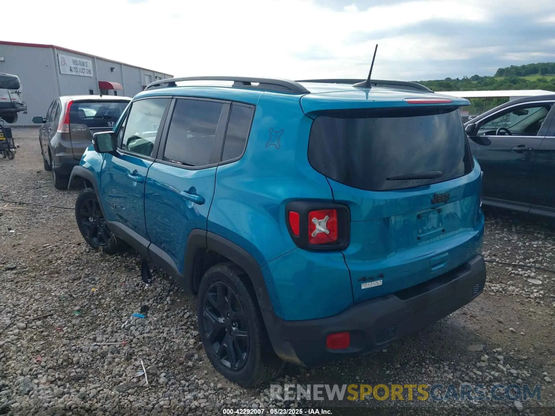 3 fotografías del automóvil dañado ZACNJDE1XNPN68198 JEEP RENEGADE 2022