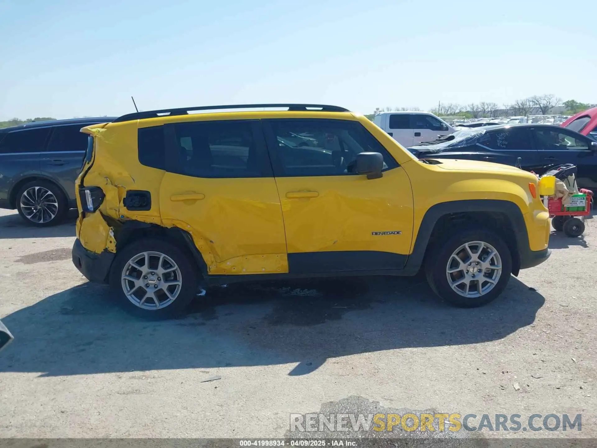 14 fotografías del automóvil dañado ZACNJDB11PPP62206 JEEP RENEGADE 2023