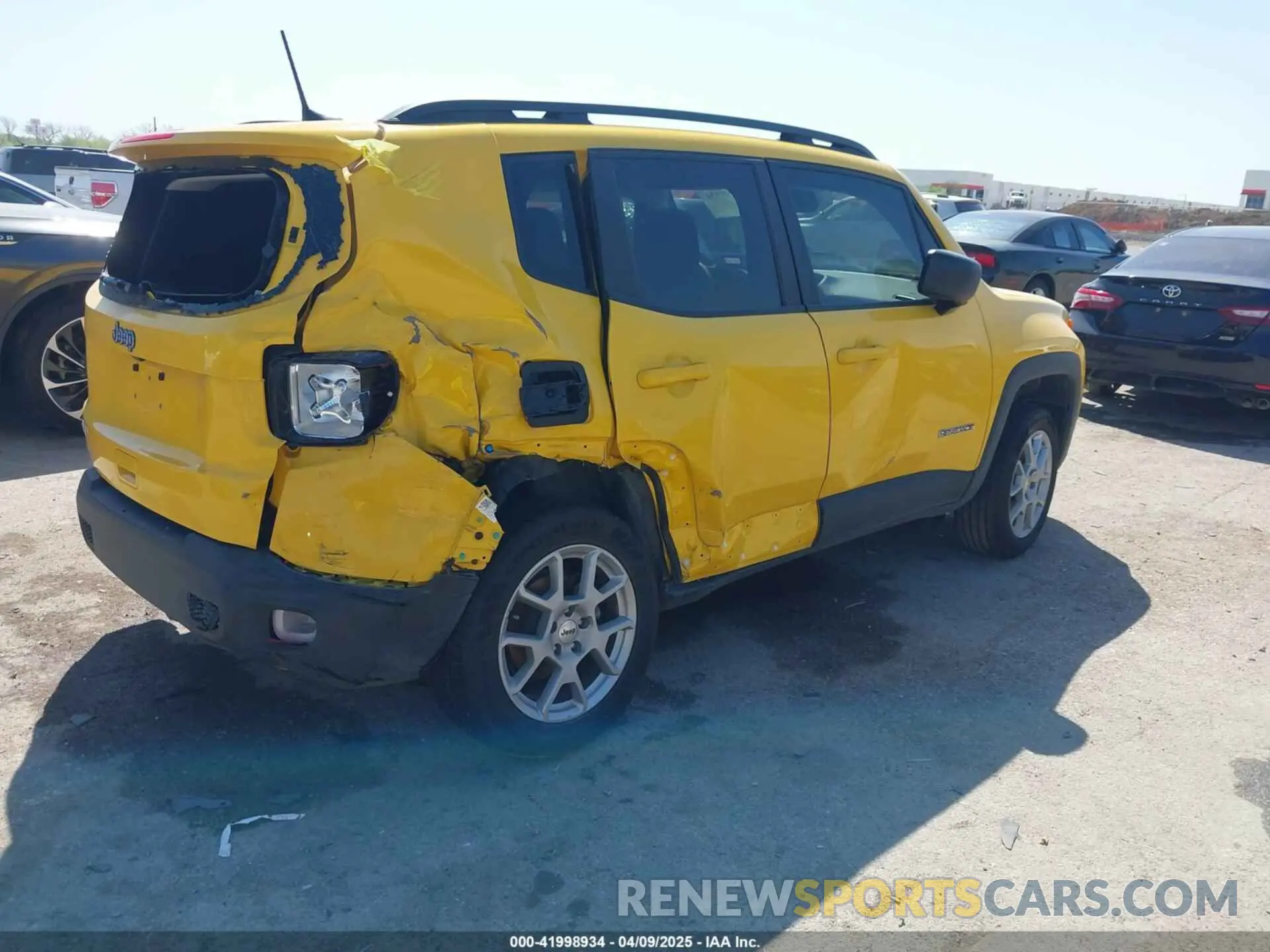 4 fotografías del automóvil dañado ZACNJDB11PPP62206 JEEP RENEGADE 2023
