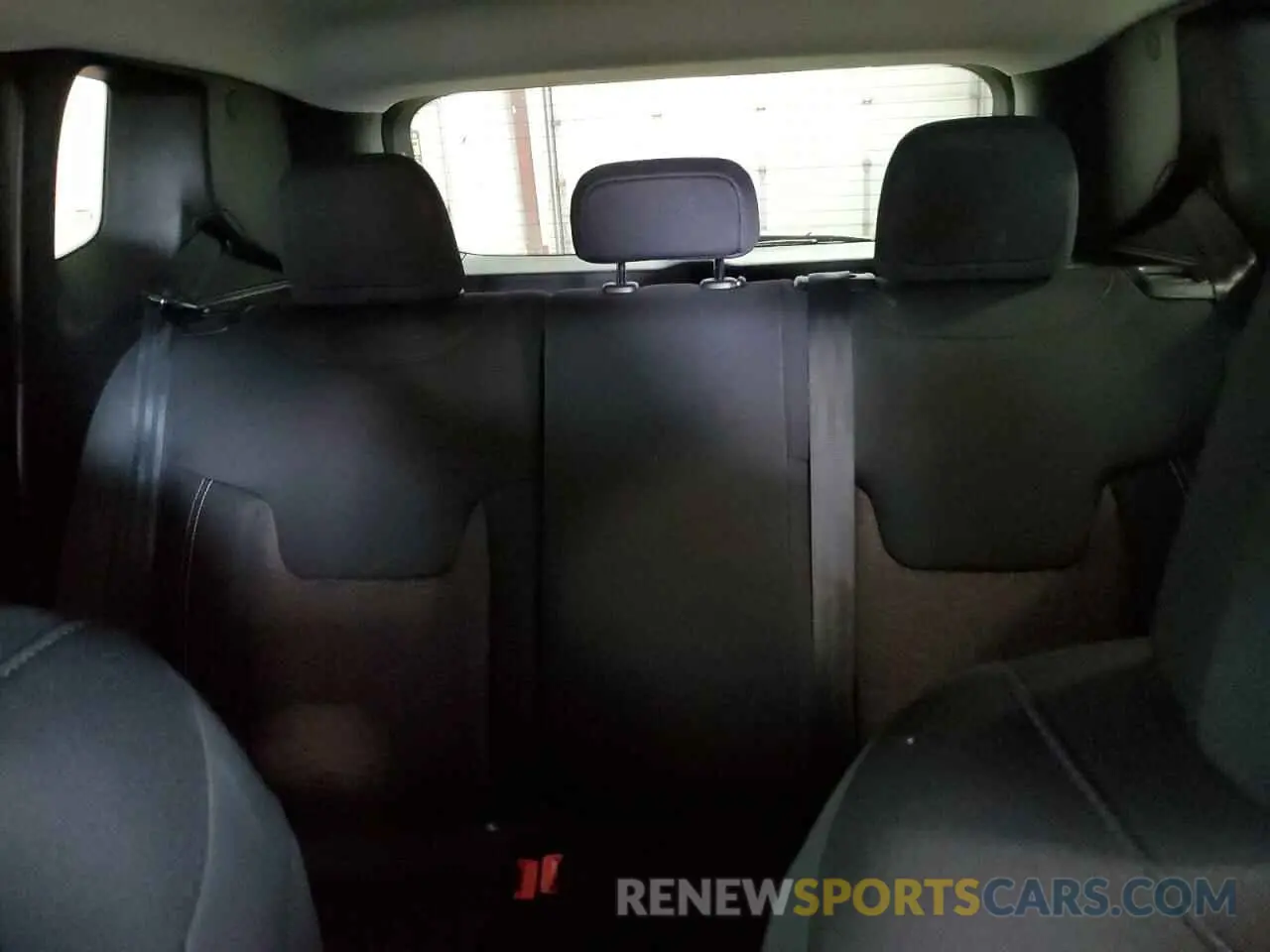 10 fotografías del automóvil dañado ZACNJDB11PPP69415 JEEP RENEGADE 2023