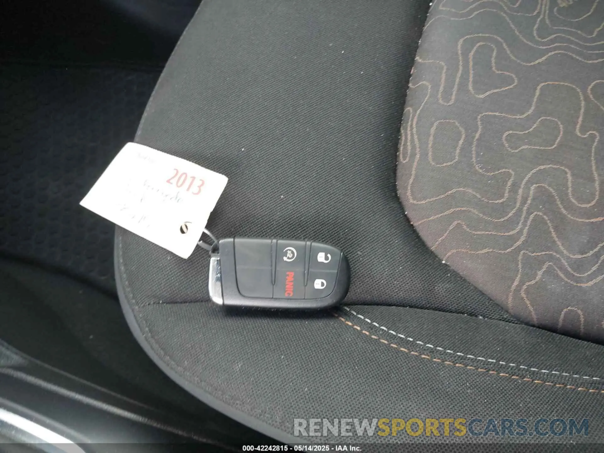 11 fotografías del automóvil dañado ZACNJDB12PPP39095 JEEP RENEGADE 2023