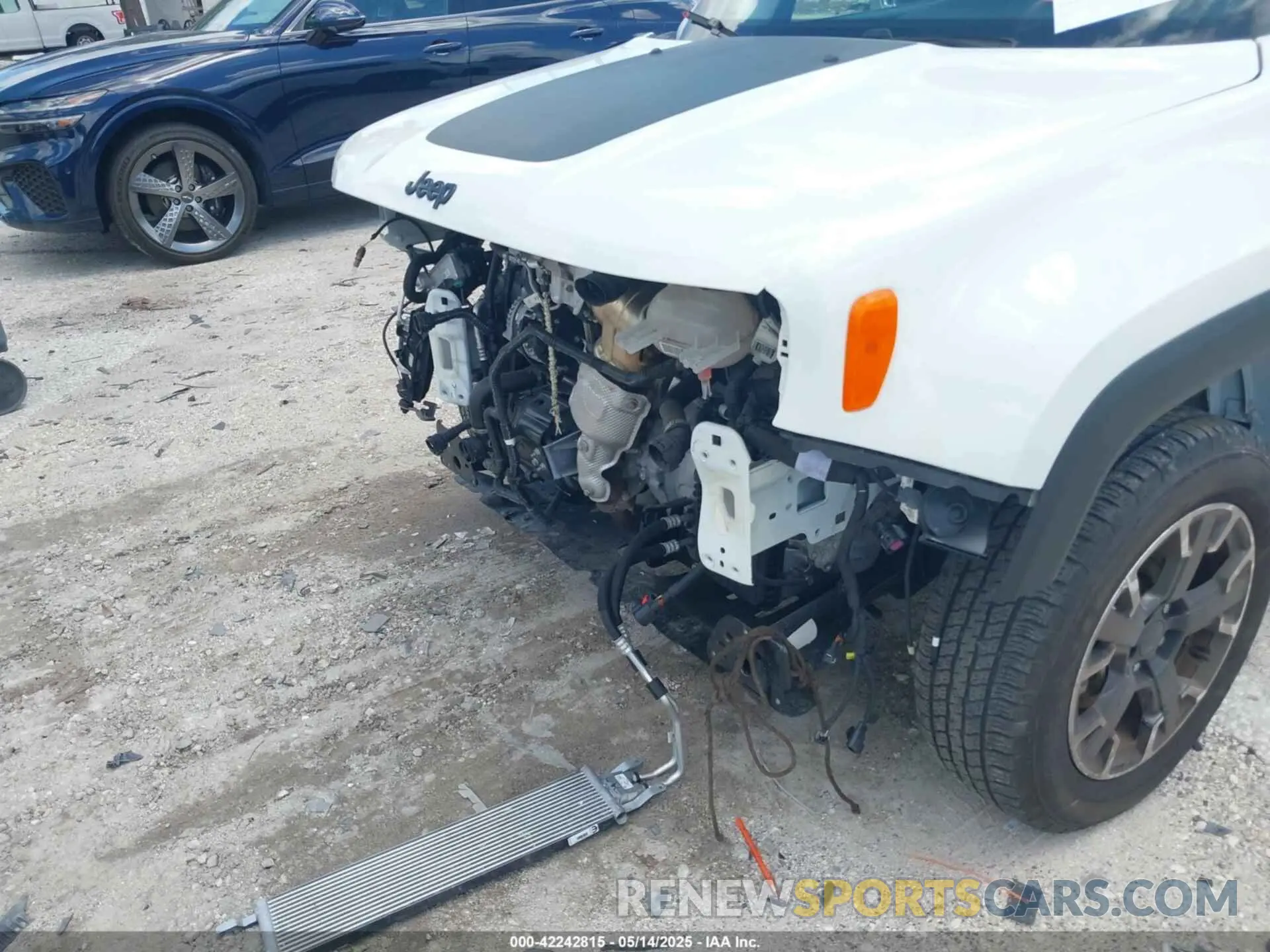 18 fotografías del automóvil dañado ZACNJDB12PPP39095 JEEP RENEGADE 2023