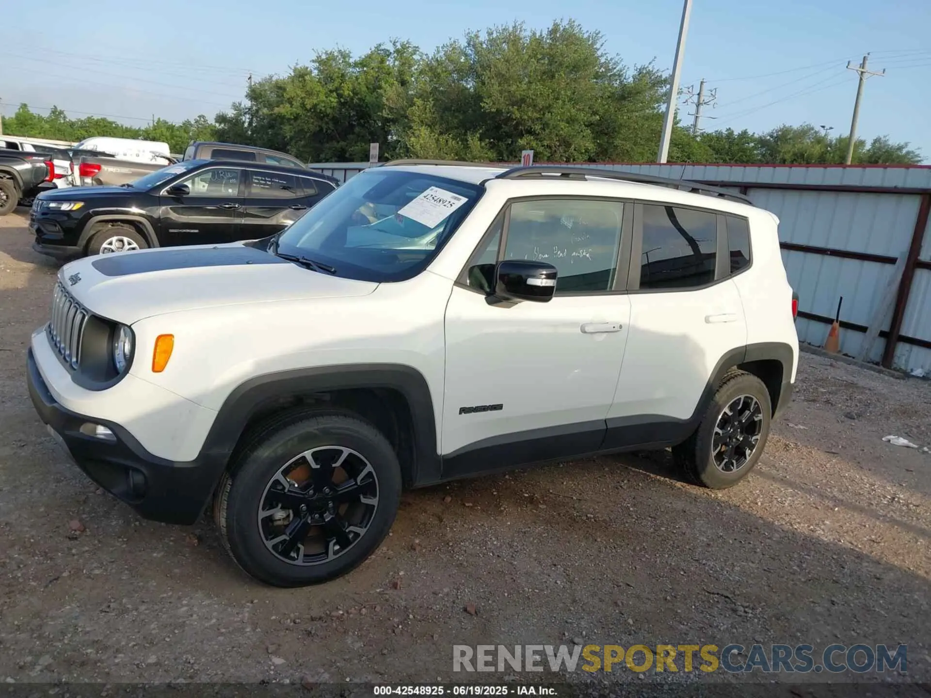 15 fotografías del automóvil dañado ZACNJDB12PPP72193 JEEP RENEGADE 2023