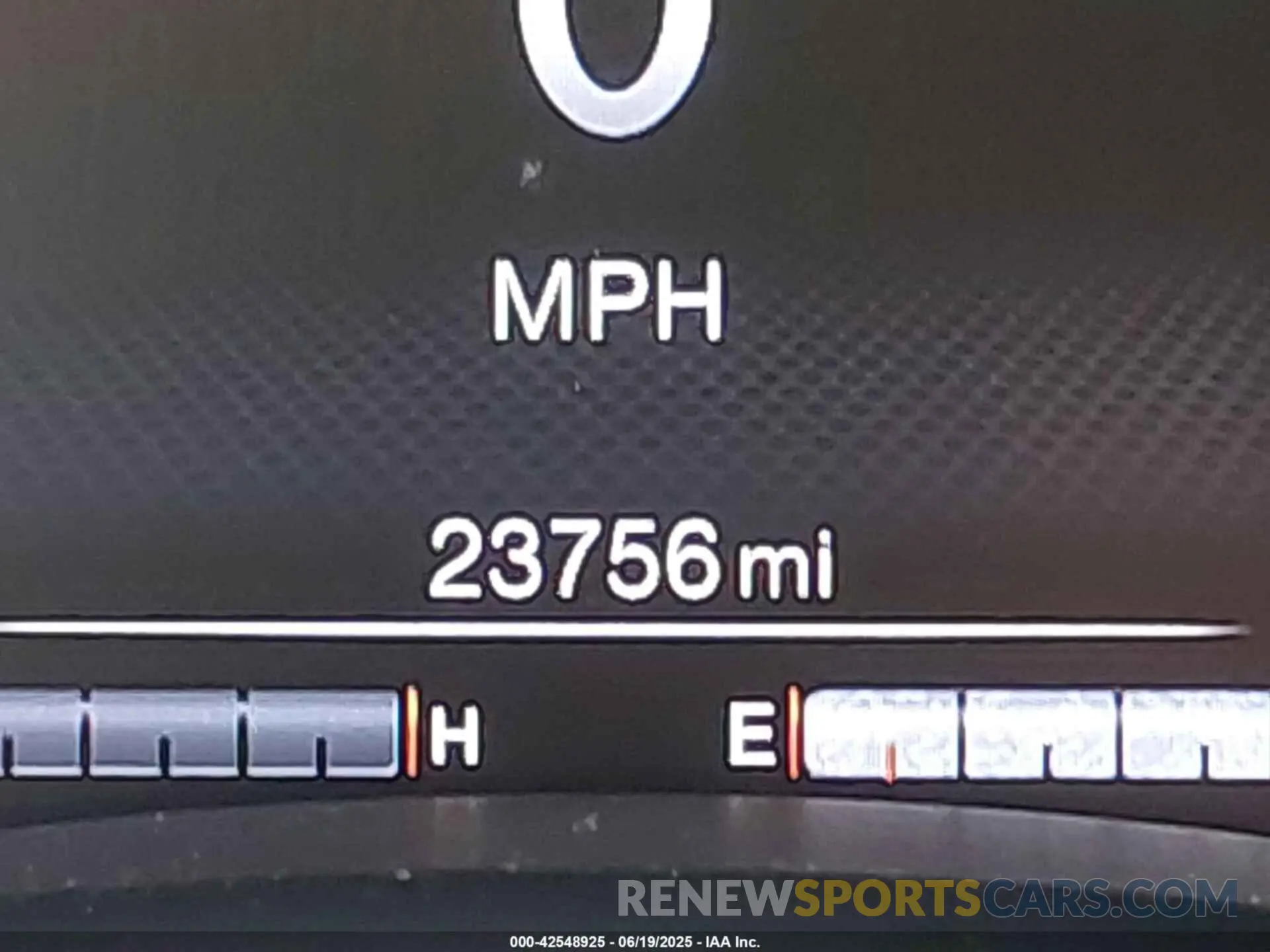 16 fotografías del automóvil dañado ZACNJDB12PPP72193 JEEP RENEGADE 2023
