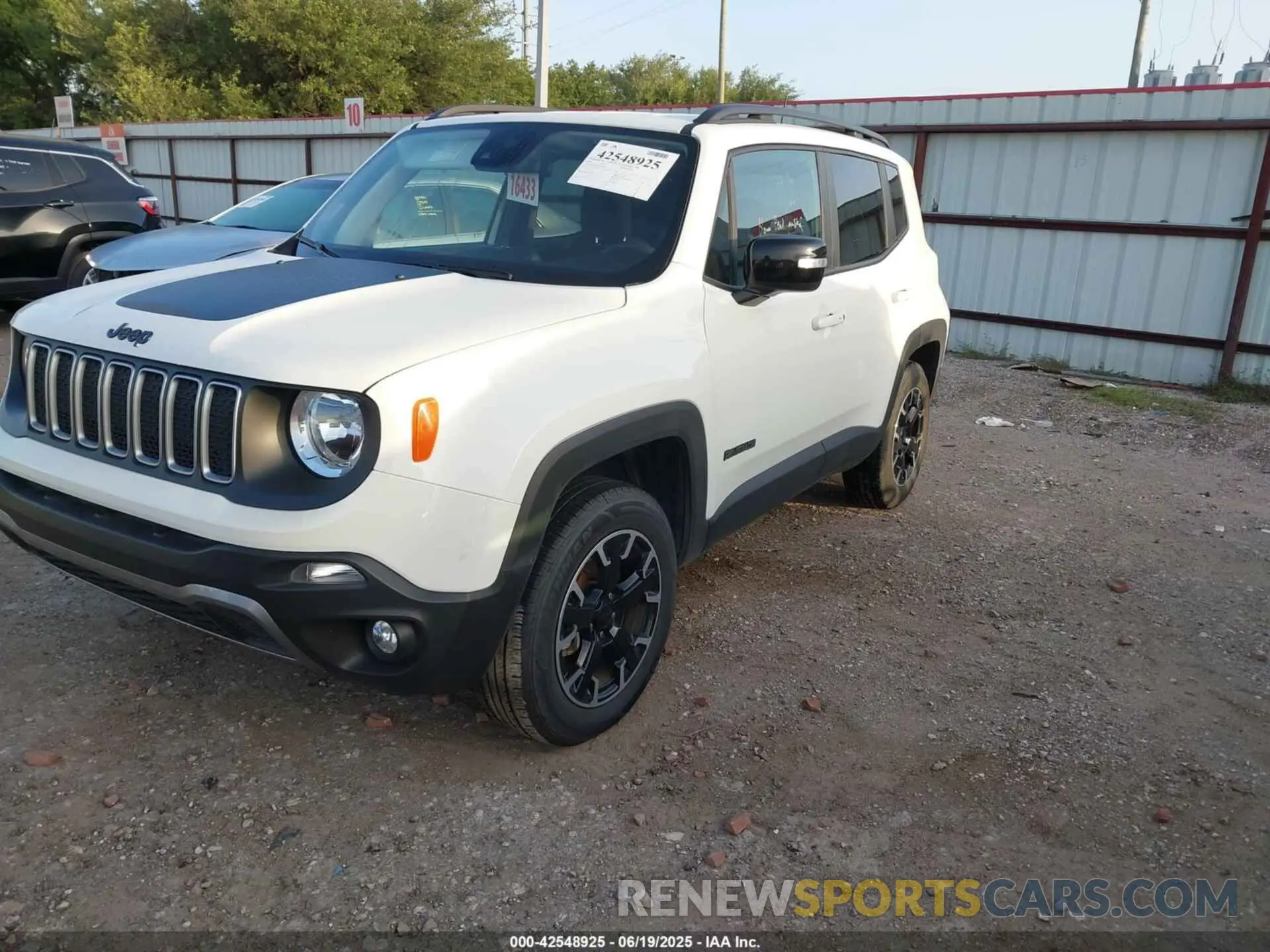 2 fotografías del automóvil dañado ZACNJDB12PPP72193 JEEP RENEGADE 2023