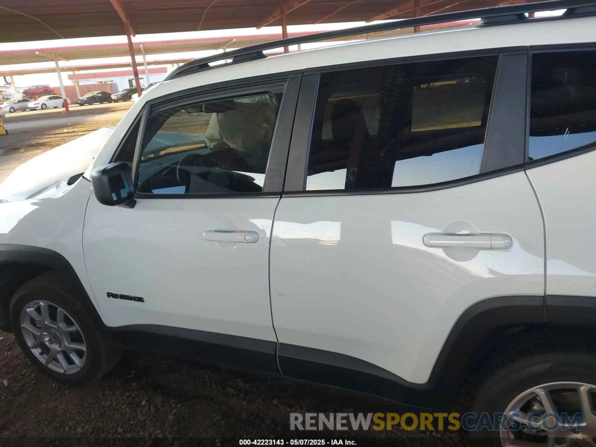 14 fotografías del automóvil dañado ZACNJDB13PPP32981 JEEP RENEGADE 2023
