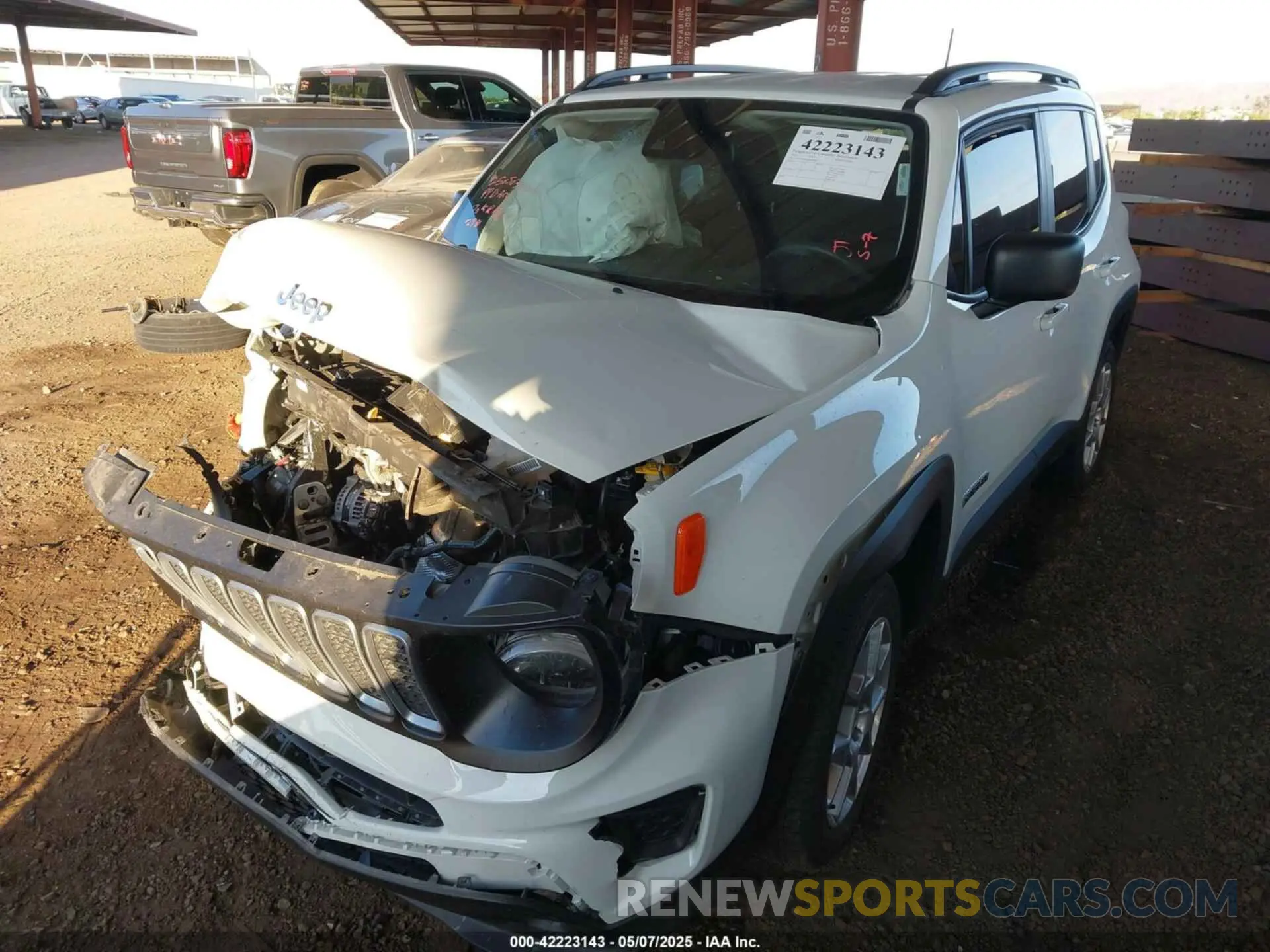 2 fotografías del automóvil dañado ZACNJDB13PPP32981 JEEP RENEGADE 2023