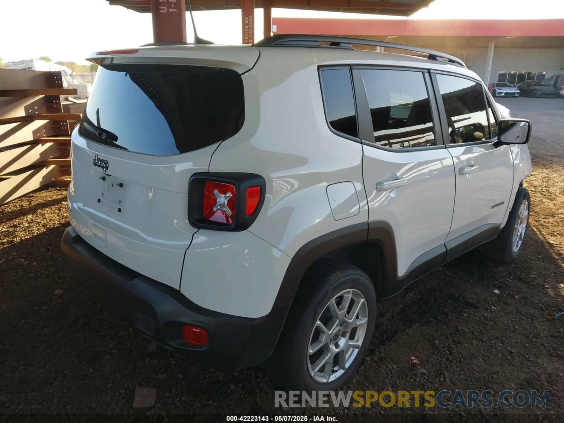 4 fotografías del automóvil dañado ZACNJDB13PPP32981 JEEP RENEGADE 2023