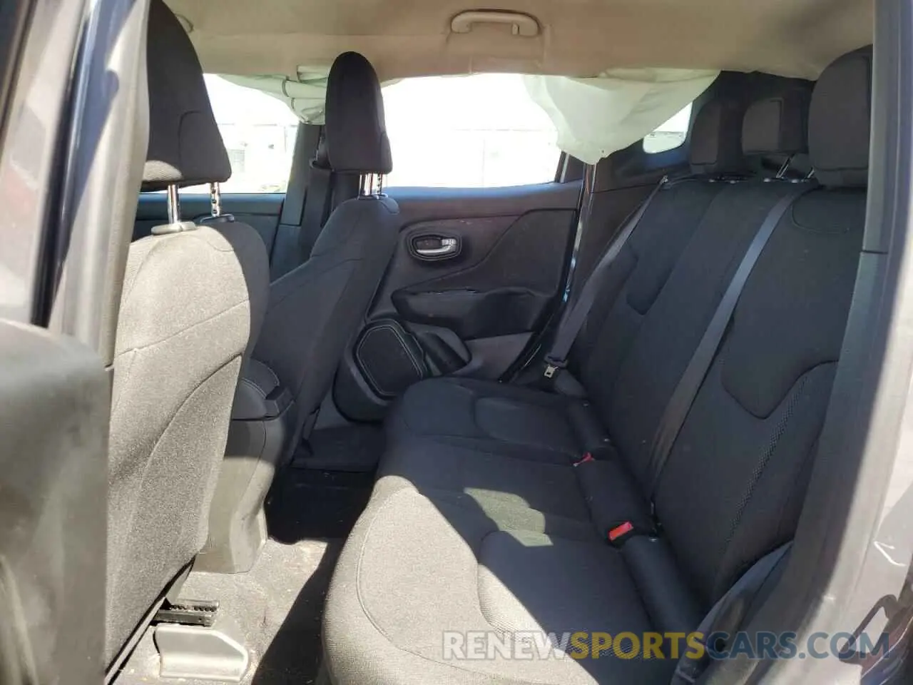 10 fotografías del automóvil dañado ZACNJDB13PPP35489 JEEP RENEGADE 2023