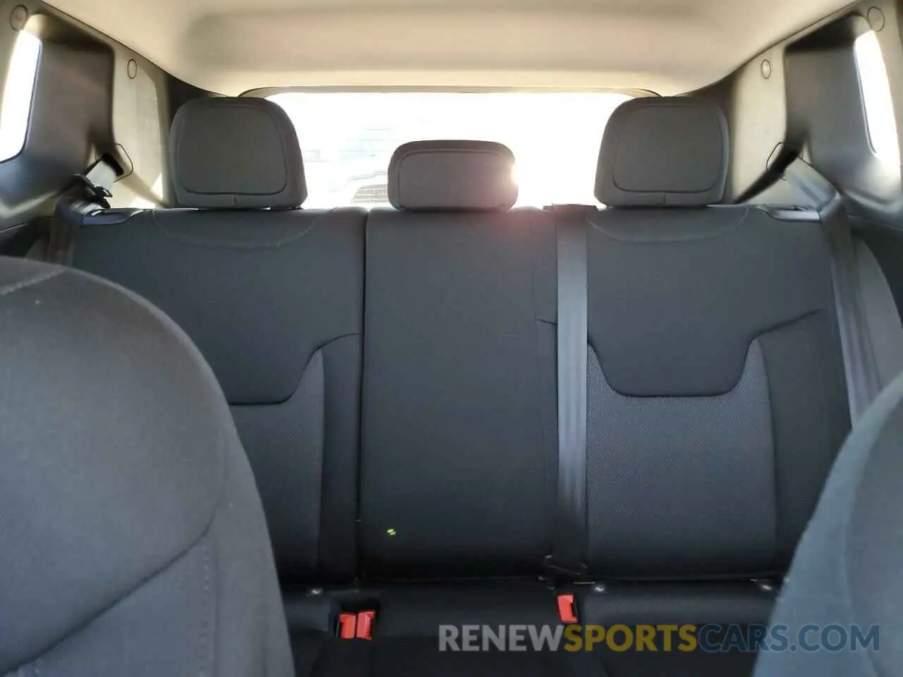 10 fotografías del automóvil dañado ZACNJDB13PPP55743 JEEP RENEGADE 2023
