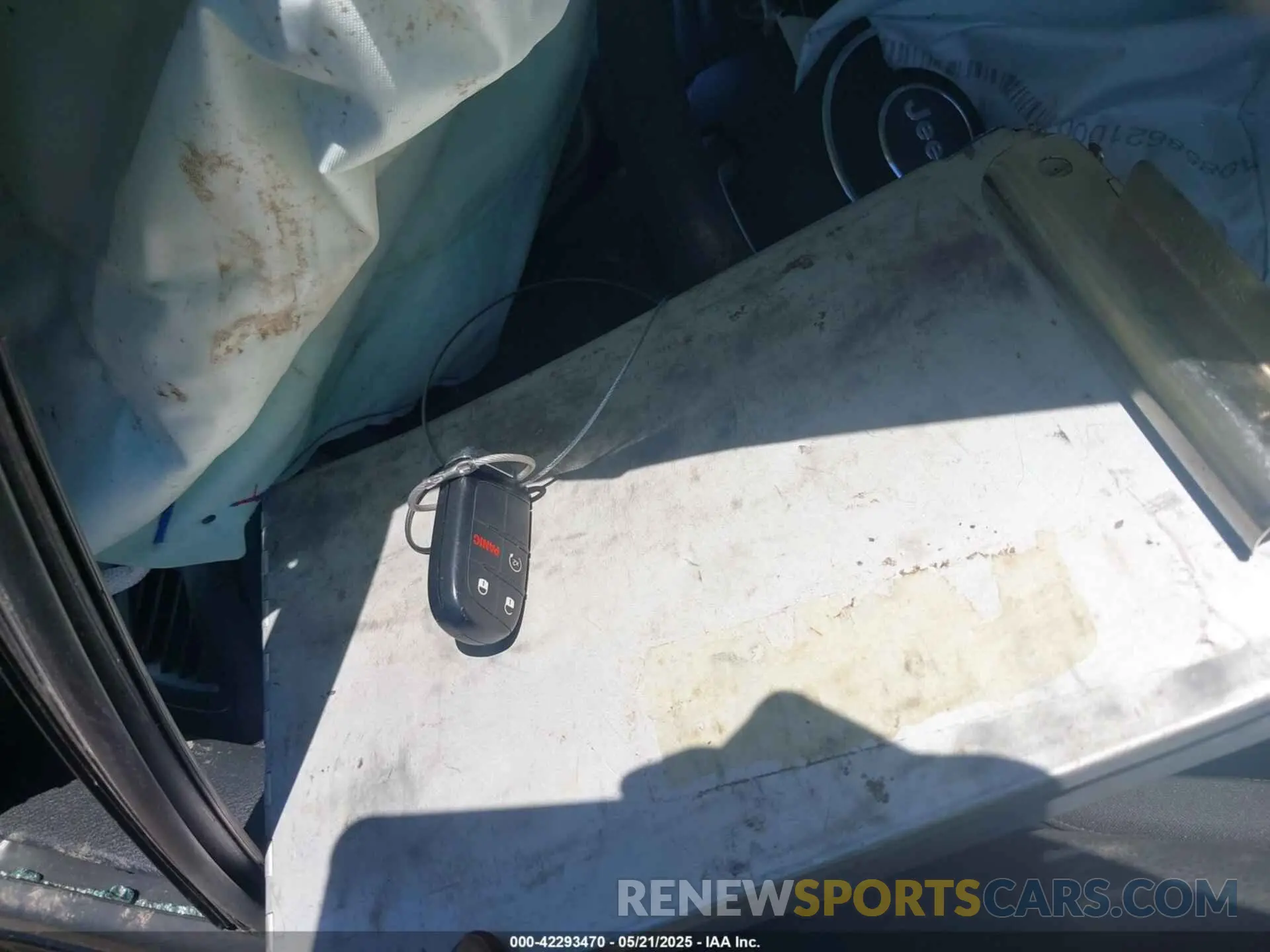 11 fotografías del automóvil dañado ZACNJDB13PPP69738 JEEP RENEGADE 2023