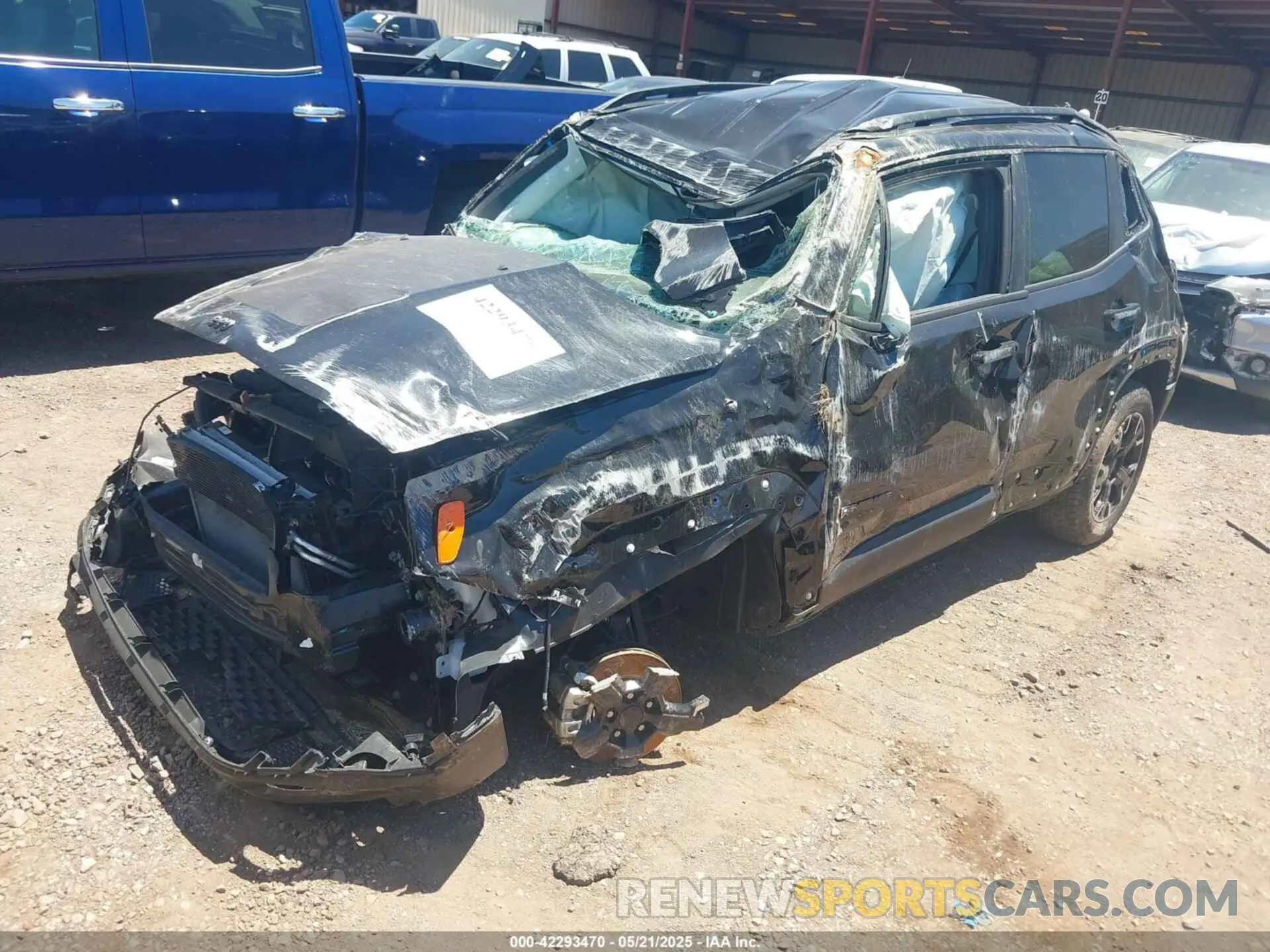 2 fotografías del automóvil dañado ZACNJDB13PPP69738 JEEP RENEGADE 2023