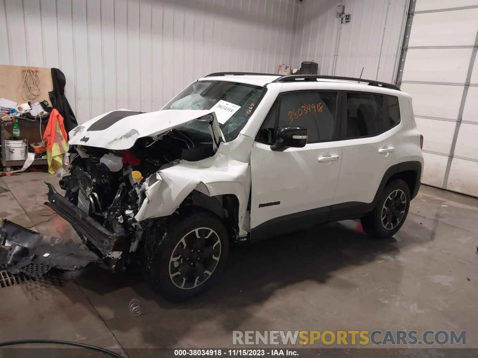 2 fotografías del automóvil dañado ZACNJDB15PPP41990 JEEP RENEGADE 2023