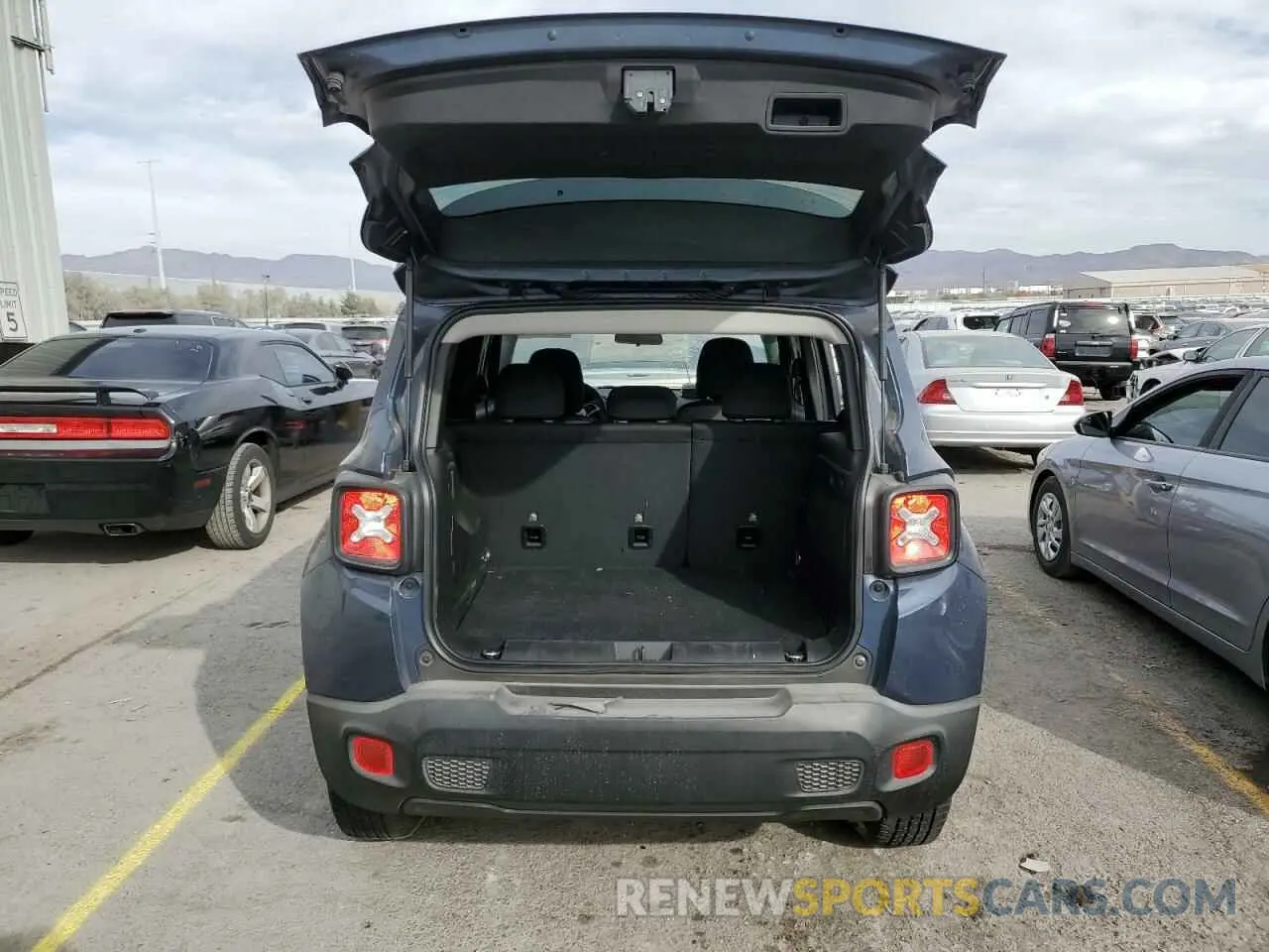 6 fotografías del automóvil dañado ZACNJDB16PPP41240 JEEP RENEGADE 2023