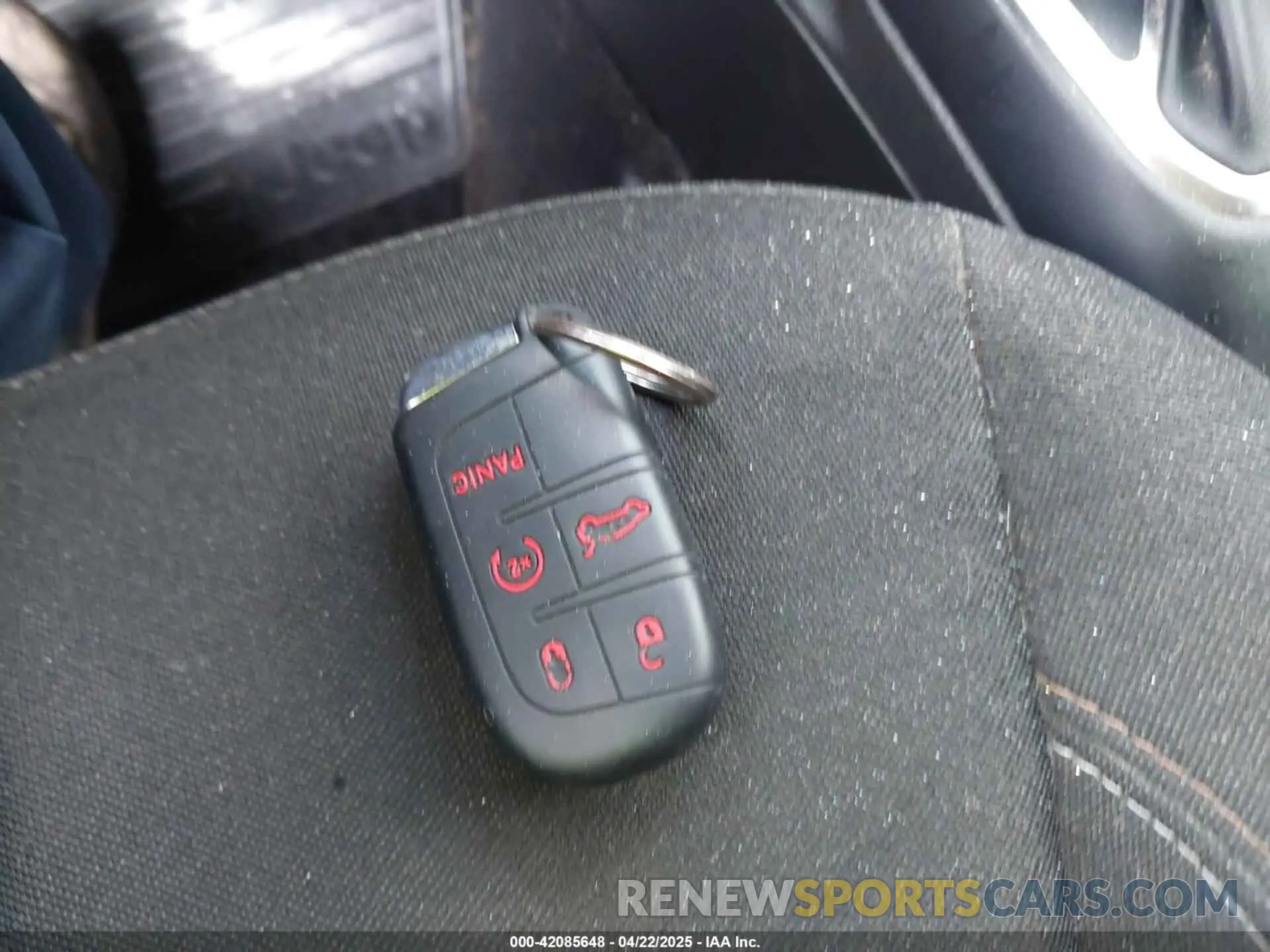 11 fotografías del automóvil dañado ZACNJDB17PPP43823 JEEP RENEGADE 2023