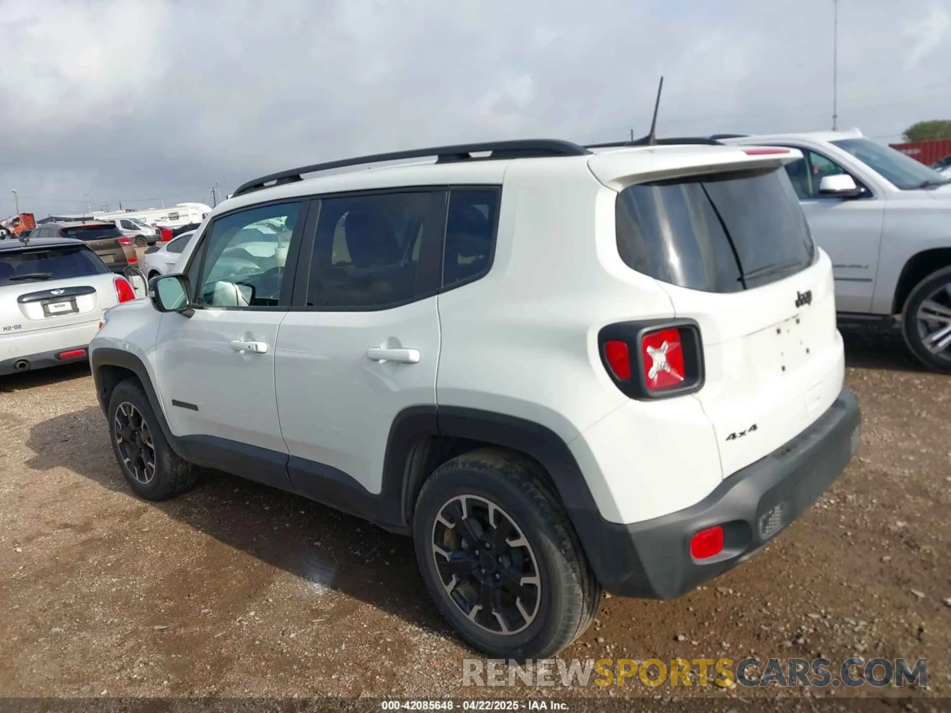 14 fotografías del automóvil dañado ZACNJDB17PPP43823 JEEP RENEGADE 2023