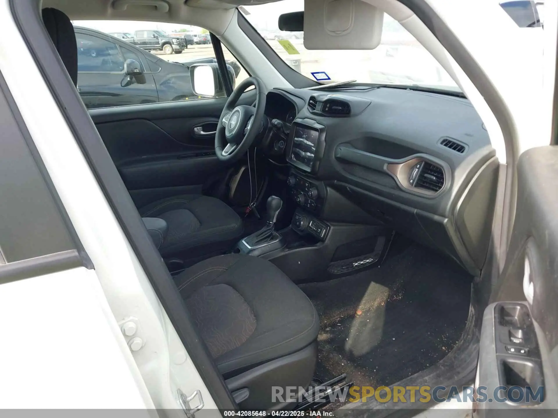 5 fotografías del automóvil dañado ZACNJDB17PPP43823 JEEP RENEGADE 2023
