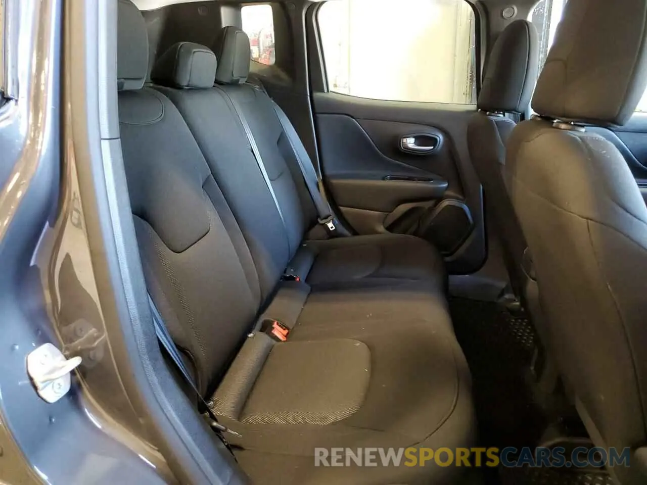 11 fotografías del automóvil dañado ZACNJDB18PPP69752 JEEP RENEGADE 2023