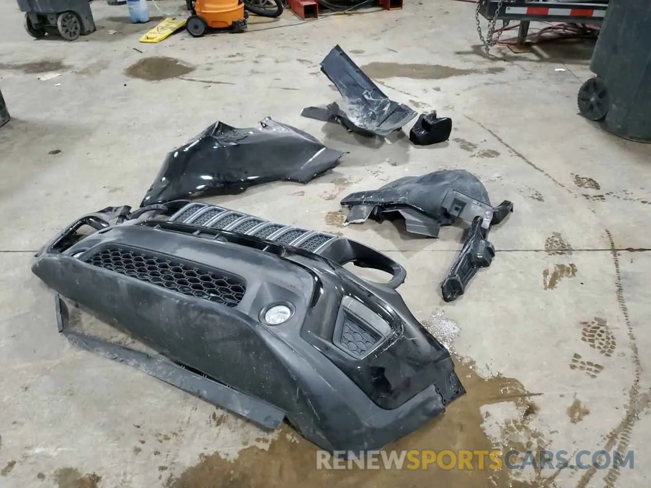 13 fotografías del automóvil dañado ZACNJDB1XPPP40897 JEEP RENEGADE 2023