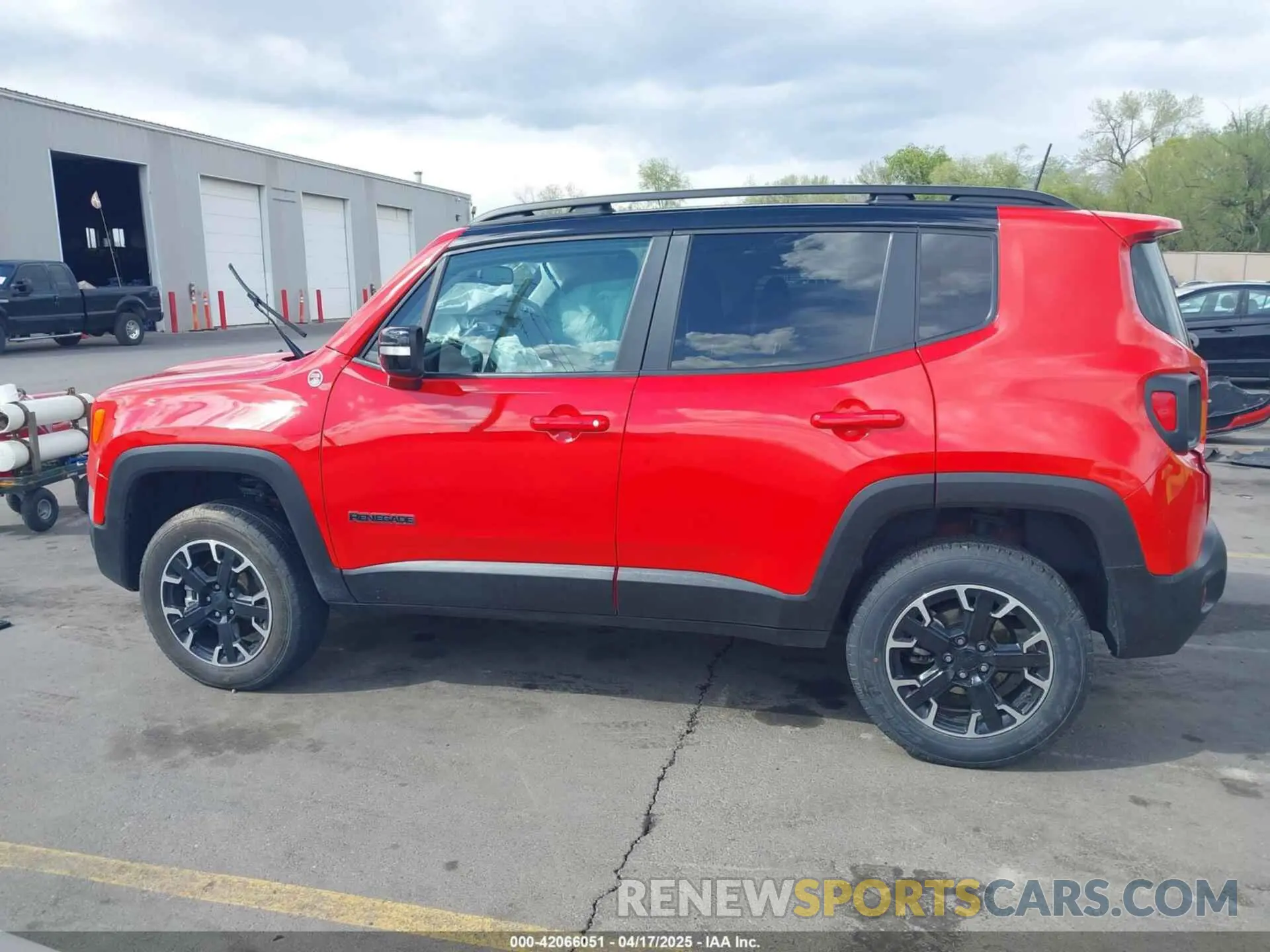 14 fotografías del automóvil dañado ZACNJDC11PPP15305 JEEP RENEGADE 2023
