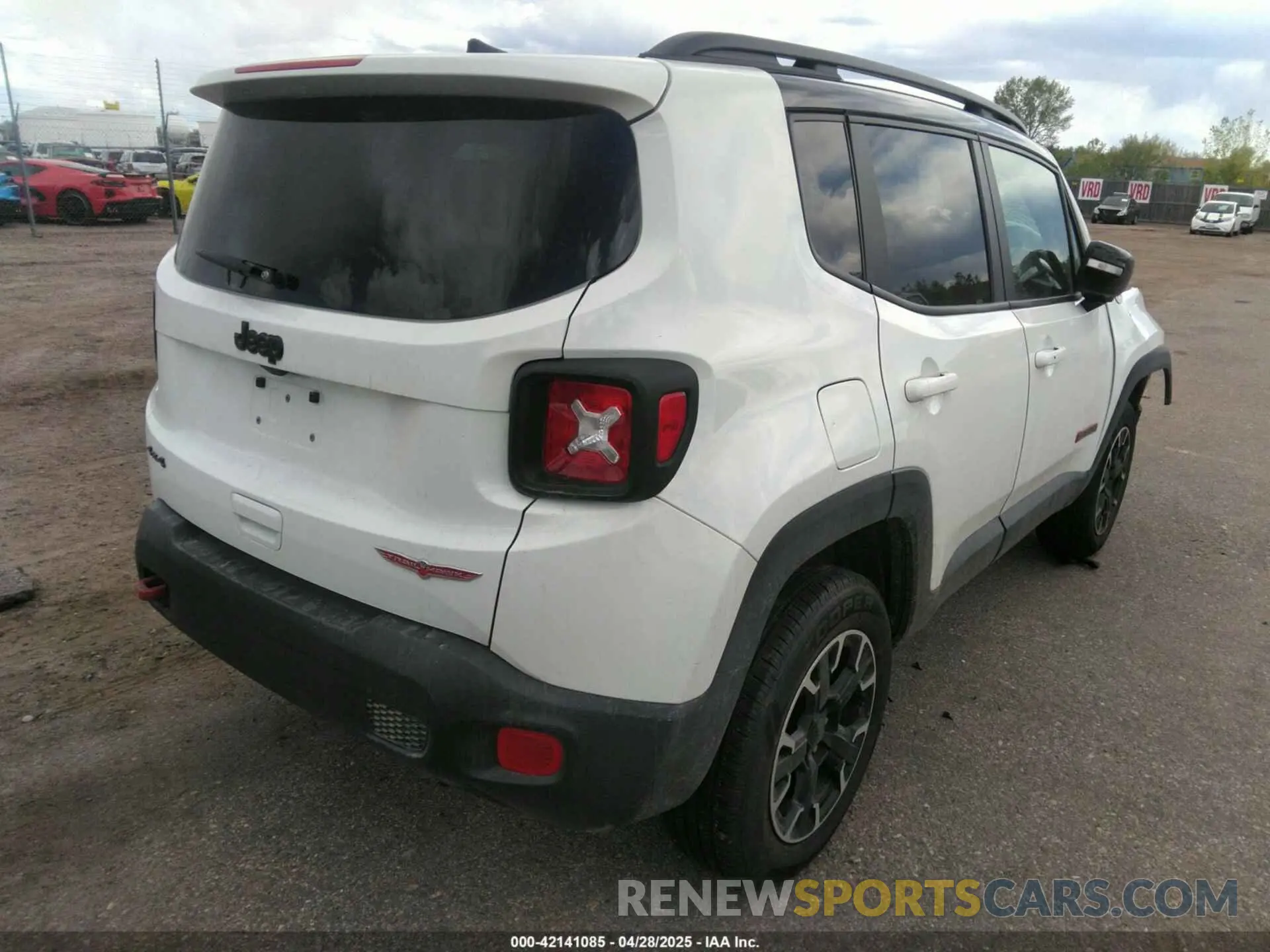 4 fotografías del automóvil dañado ZACNJDC15PPP67715 JEEP RENEGADE 2023