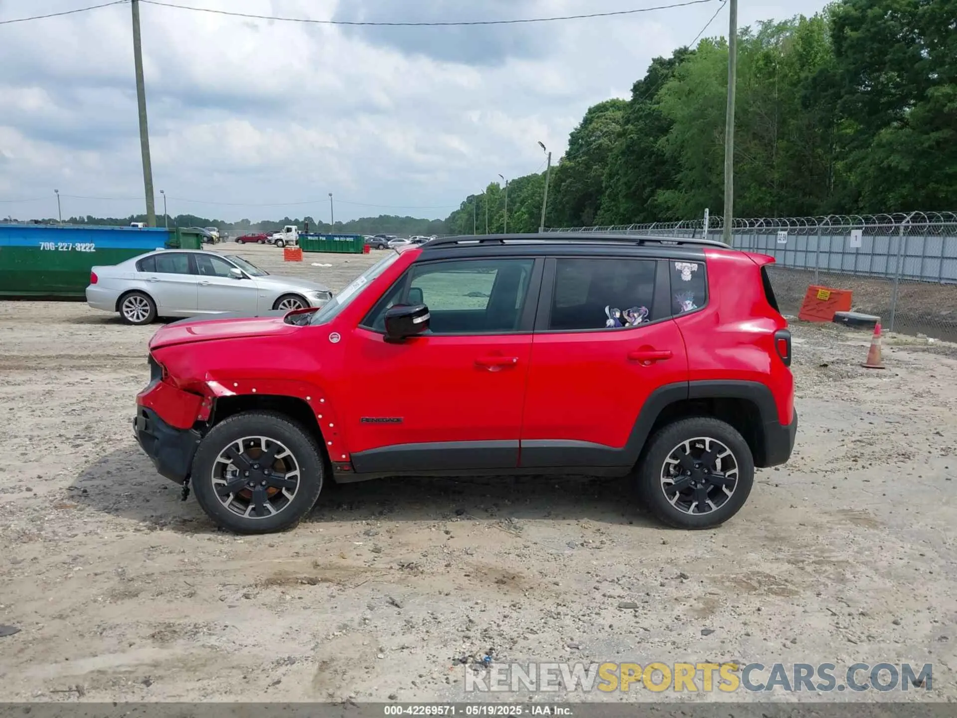 14 fotografías del automóvil dañado ZACNJDC18PPP61388 JEEP RENEGADE 2023
