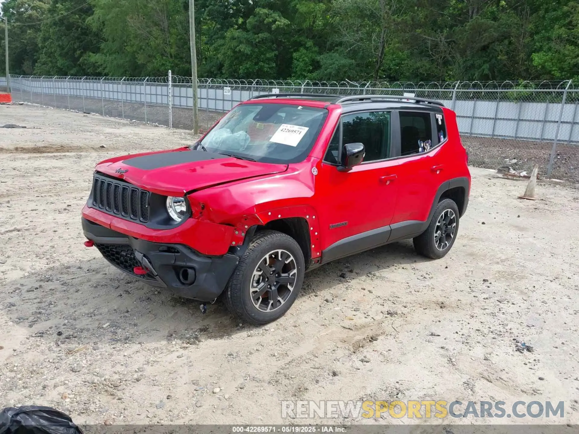 2 fotografías del automóvil dañado ZACNJDC18PPP61388 JEEP RENEGADE 2023