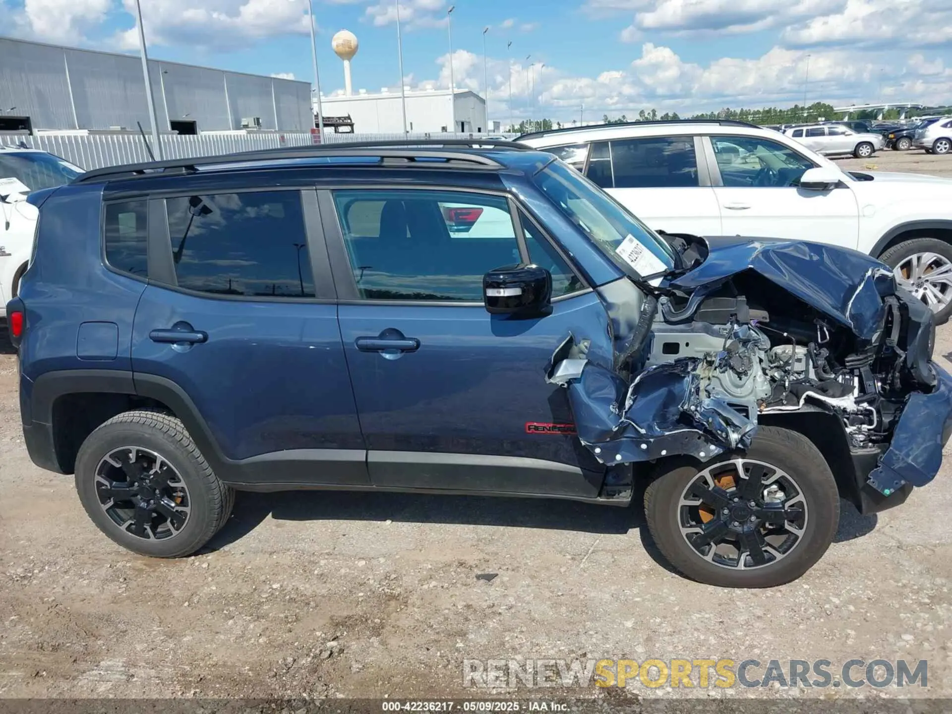 13 fotografías del automóvil dañado ZACNJDC19PPP70231 JEEP RENEGADE 2023