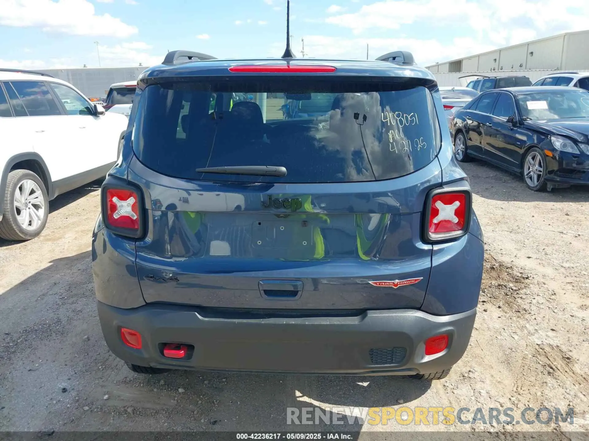 16 fotografías del automóvil dañado ZACNJDC19PPP70231 JEEP RENEGADE 2023
