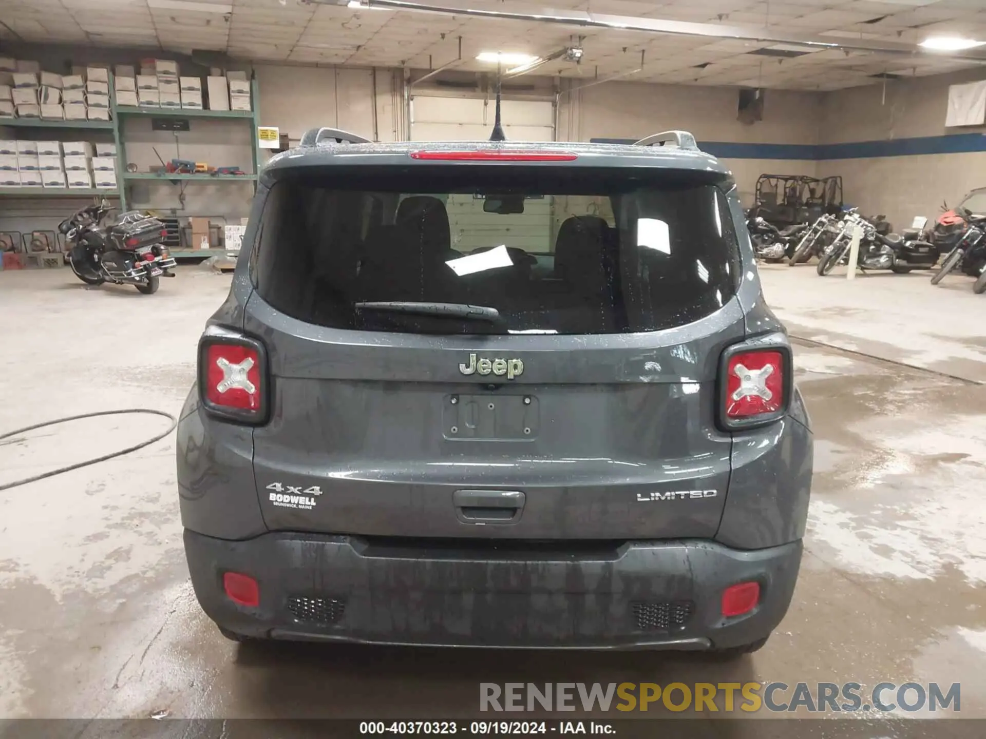 16 fotografías del automóvil dañado ZACNJDD10PPP14158 JEEP RENEGADE 2023