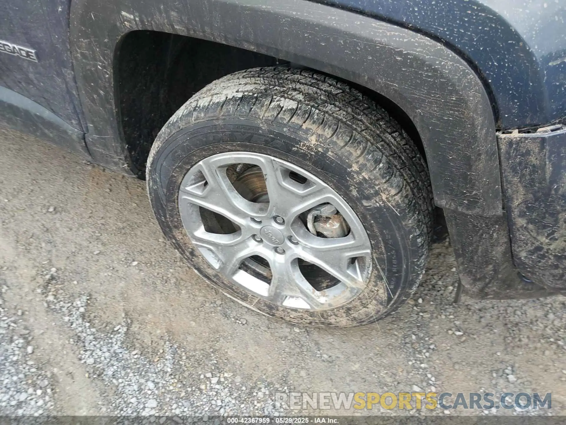 11 fotografías del automóvil dañado ZACNJDD14PPP38057 JEEP RENEGADE 2023