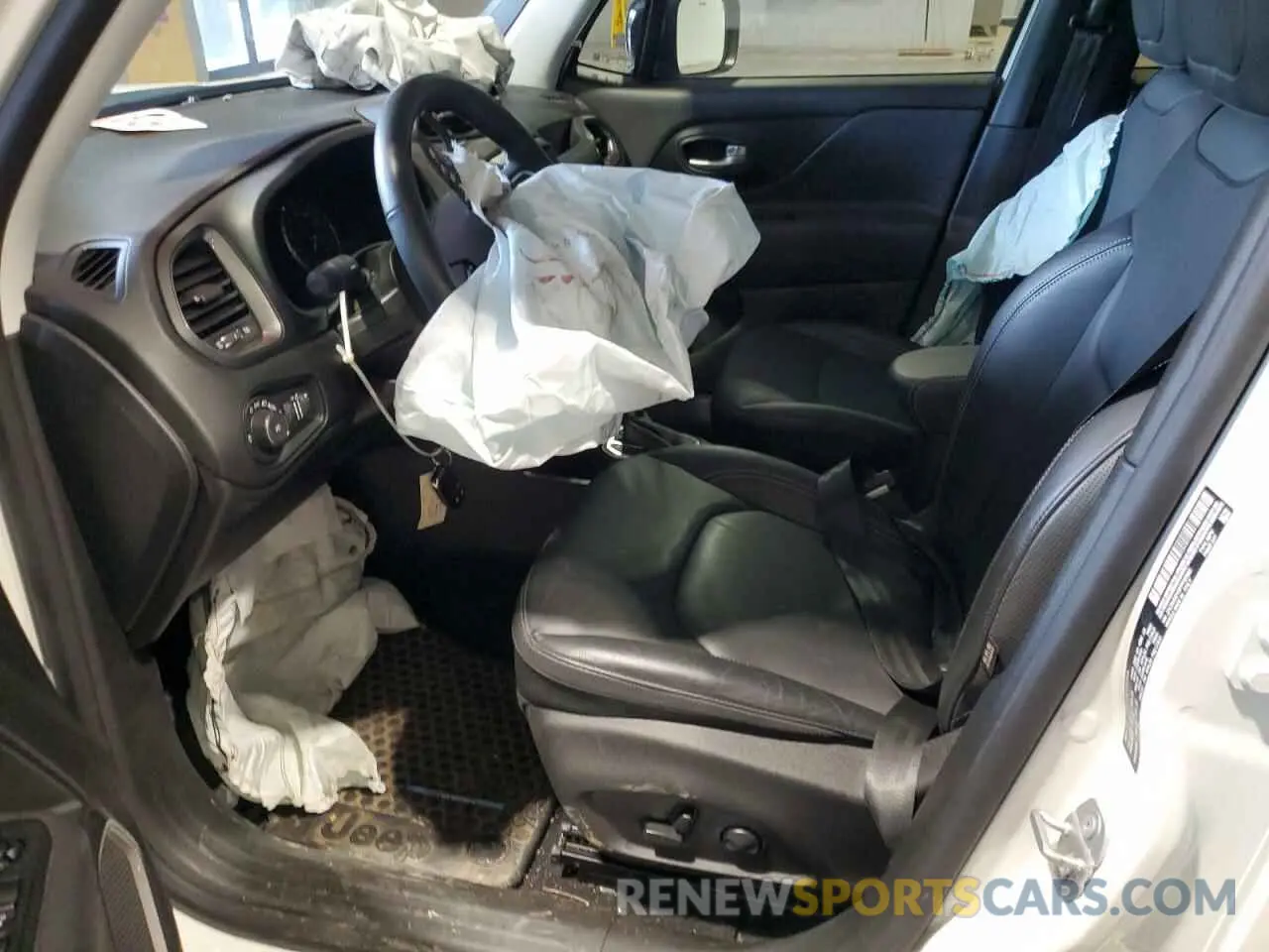 7 fotografías del automóvil dañado ZACNJDD1XPPP37625 JEEP RENEGADE 2023