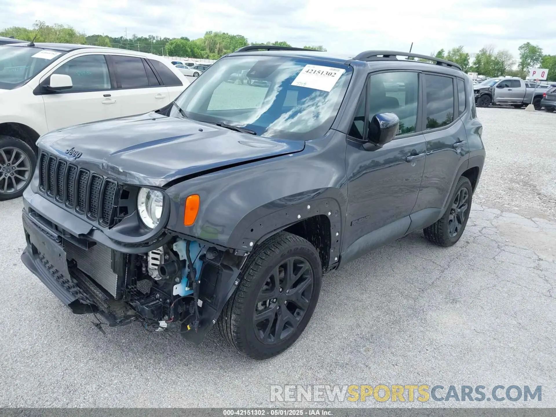 2 fotografías del automóvil dañado ZACNJDE14PPP10533 JEEP RENEGADE 2023