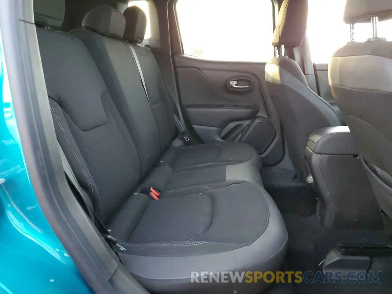 11 fotografías del automóvil dañado ZACNJDE14NPN77379 JEEP RENEGADE A 2022