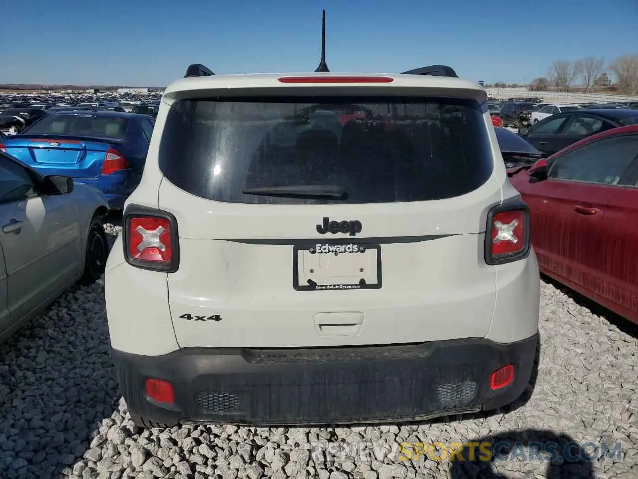 6 fotografías del automóvil dañado ZACNJDE17NPN81538 JEEP RENEGADE A 2022
