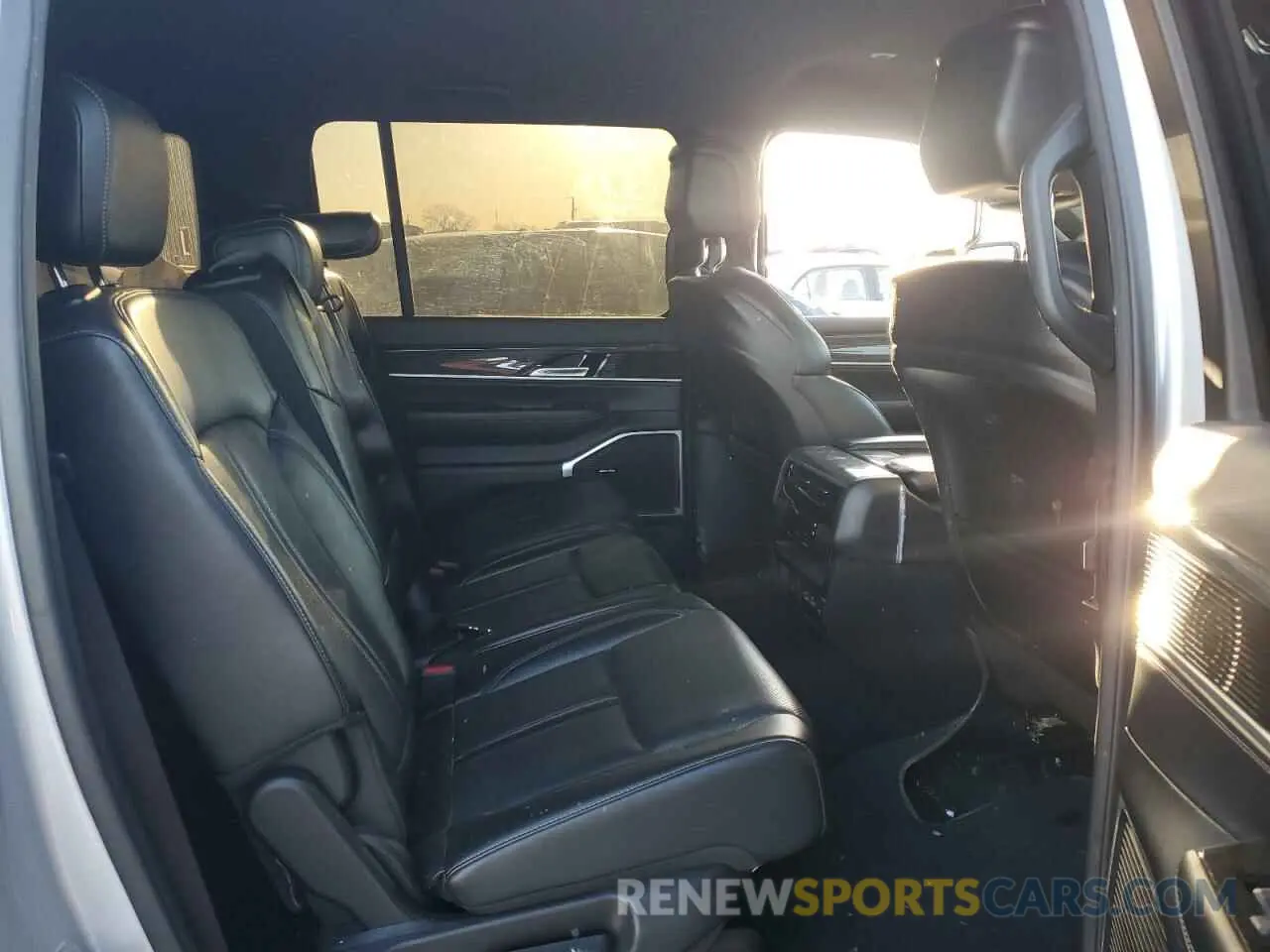 11 fotografías del automóvil dañado 1C4SJUBT5NS160858 JEEP WAGONEER 2022