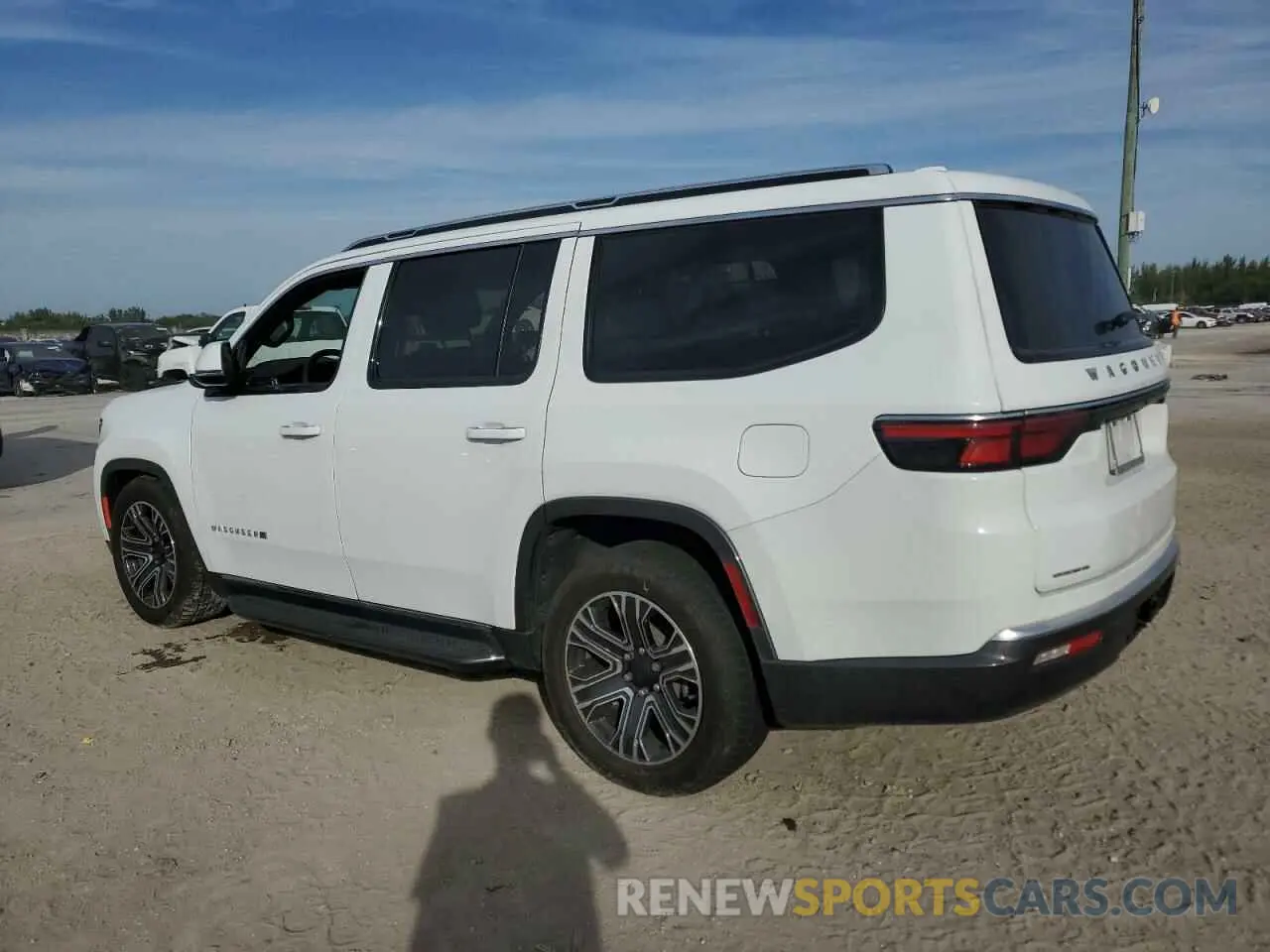 2 fotografías del automóvil dañado 1C4SJVDTXNS114803 JEEP WAGONEER 2022