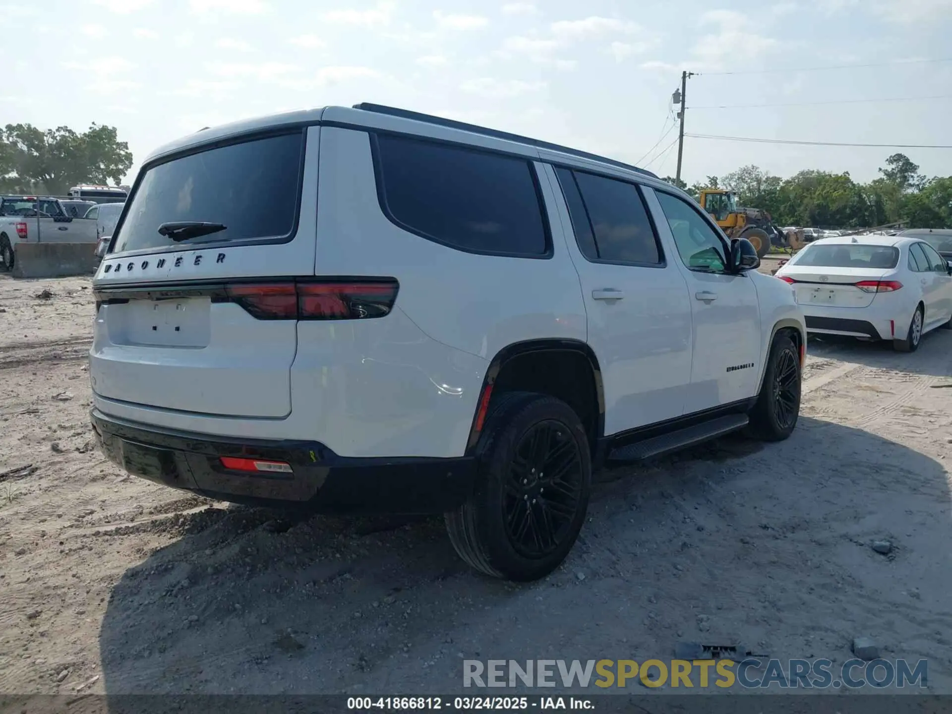 4 fotografías del automóvil dañado 1C4SJUBP9PS516282 JEEP WAGONEER 2023