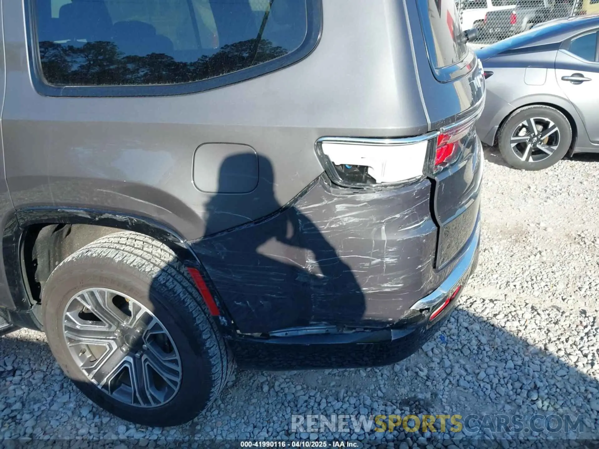 6 fotografías del automóvil dañado 1C4SJUBP0RS165085 JEEP WAGONEER 2024