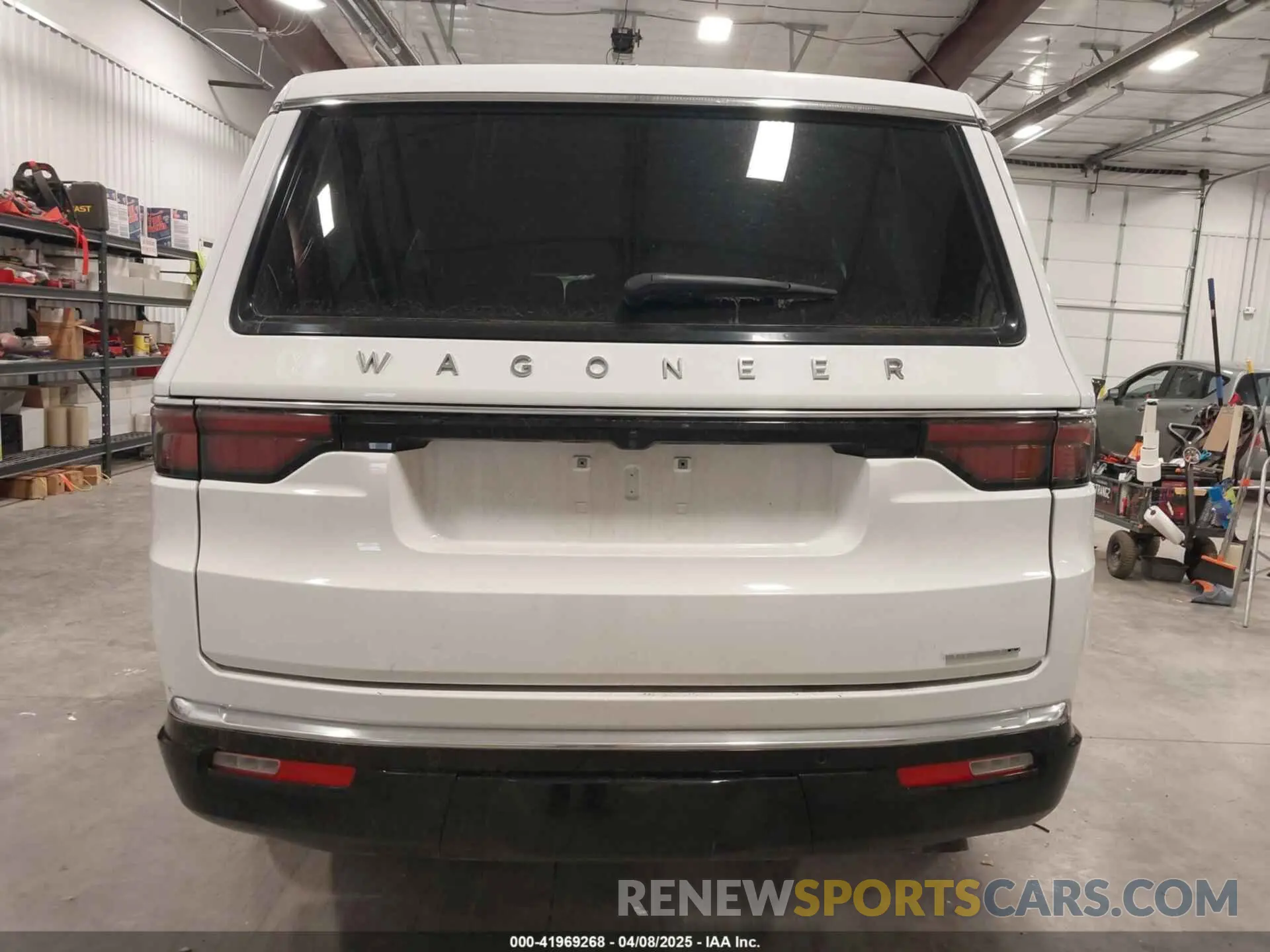 17 fotografías del automóvil dañado 1C4SJUBPXRS136693 JEEP WAGONEER 2024