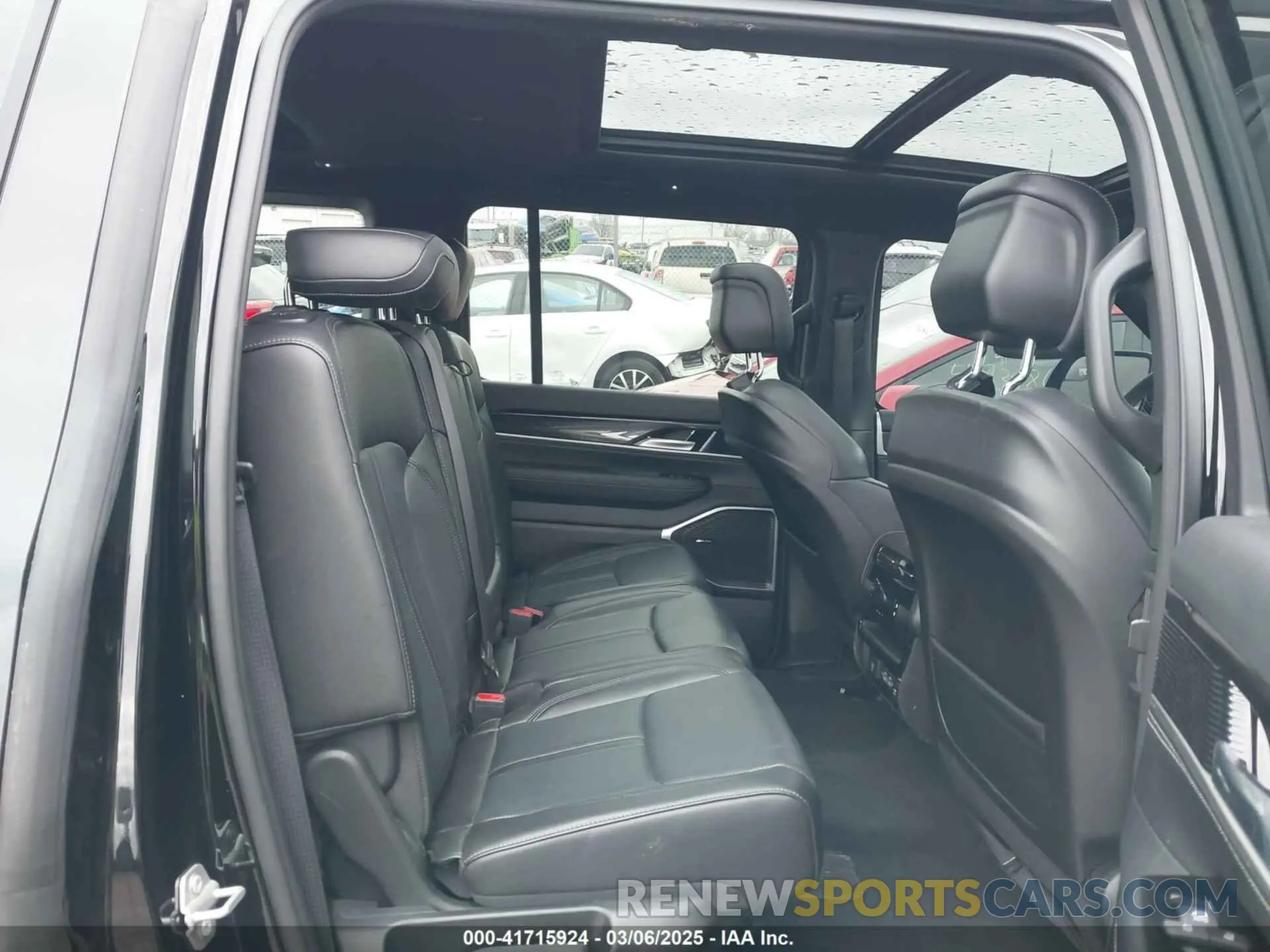 8 fotografías del automóvil dañado 1C4SJVAP9RS155758 JEEP WAGONEER 2024