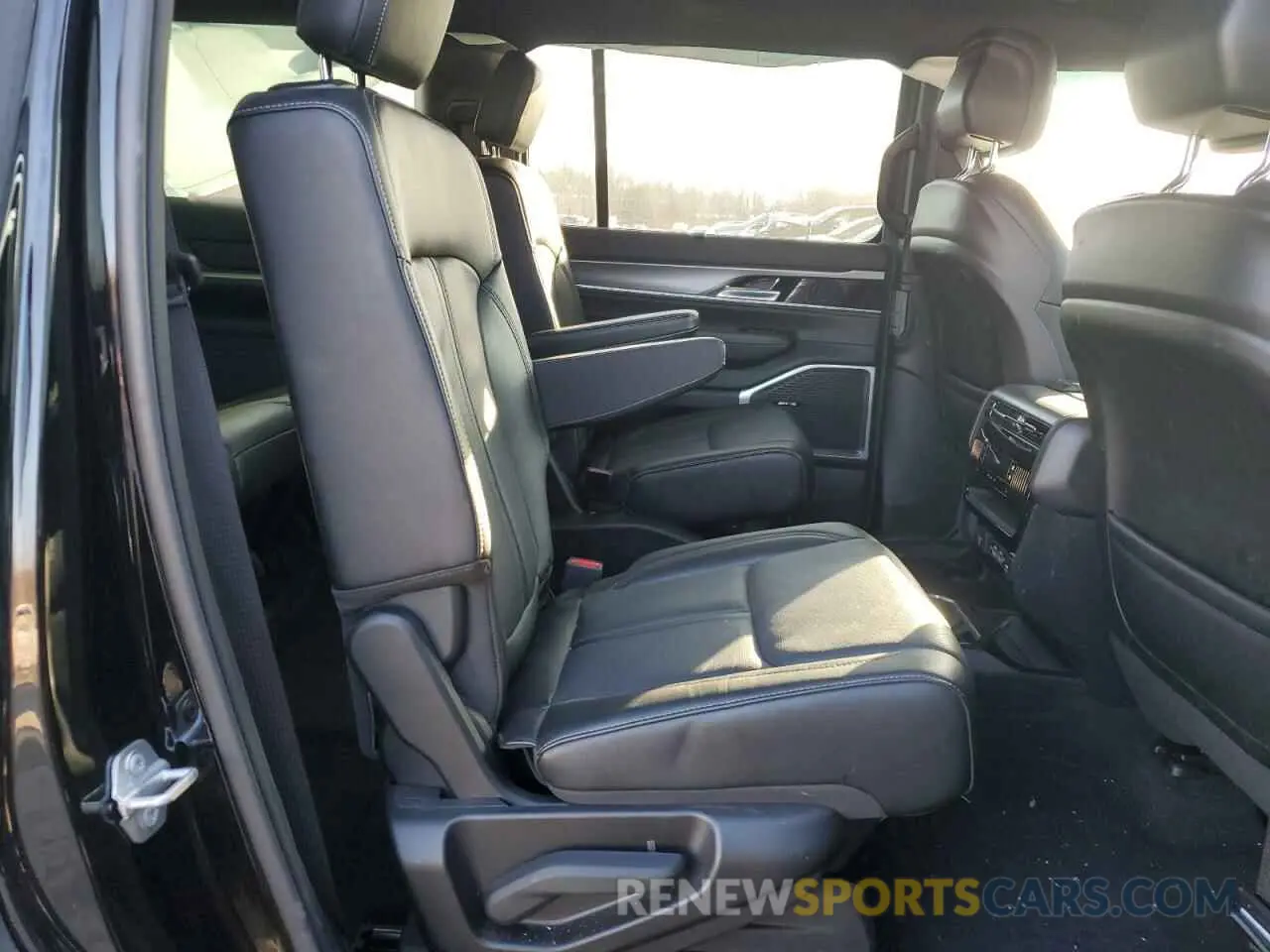11 fotografías del automóvil dañado 1C4SJVBP1RS118072 JEEP WAGONEER 2024