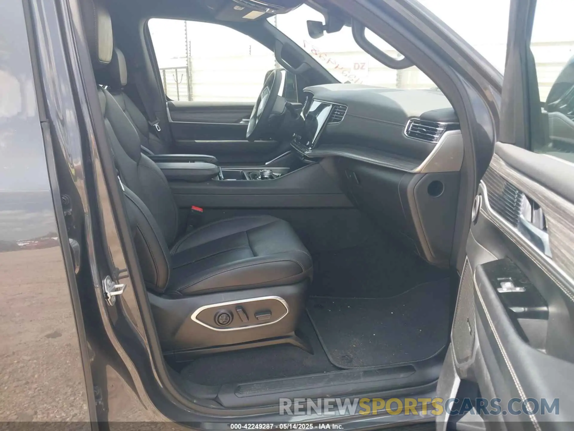 5 fotografías del automóvil dañado 1C4SJVBP1RS132862 JEEP WAGONEER 2024